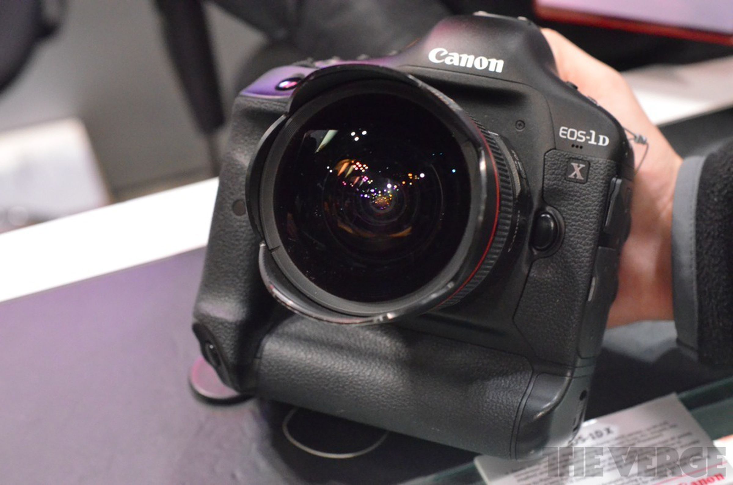 Canon EOS-1D X hands-on photos