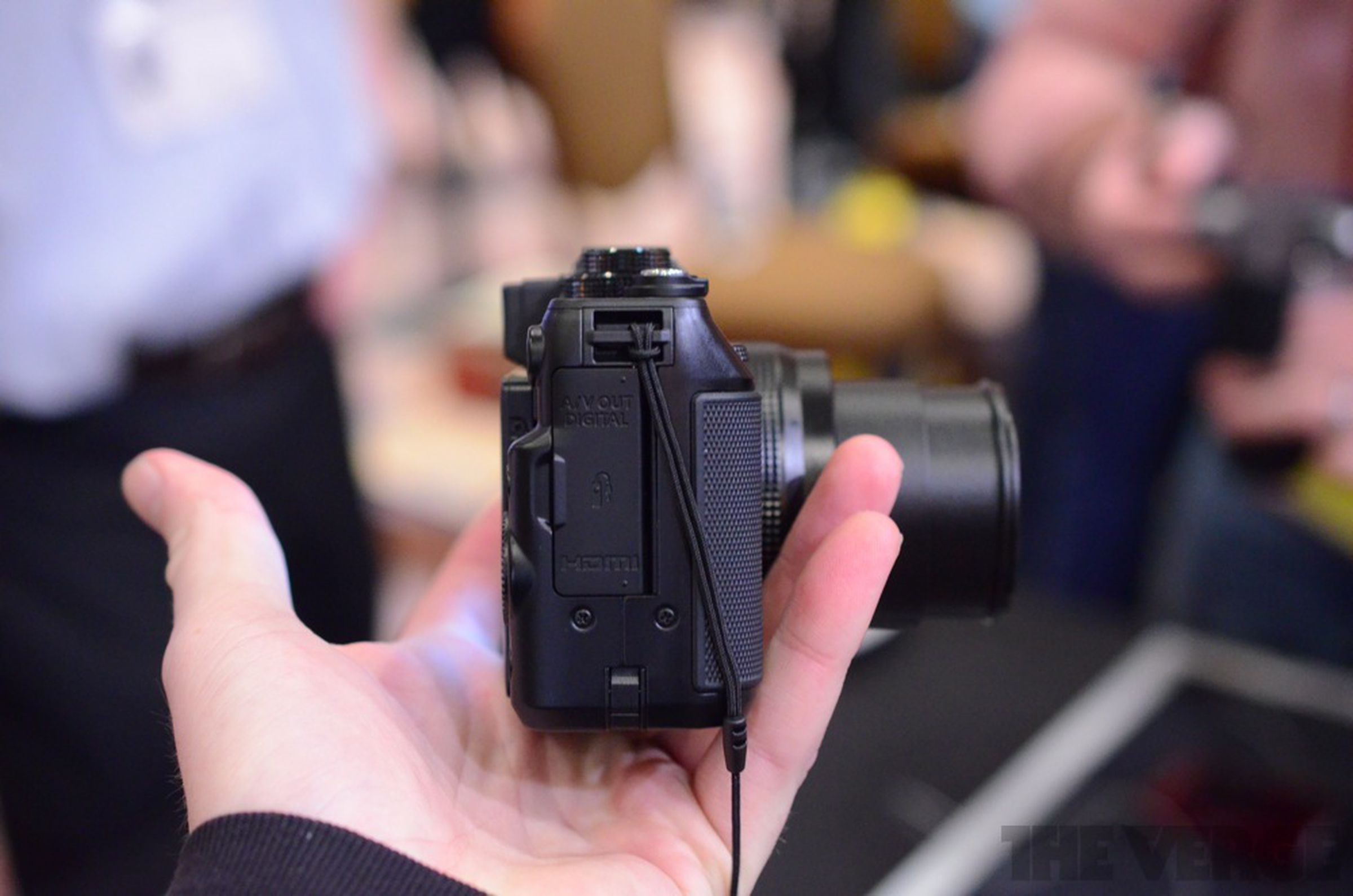 Canon PowerShot G1 X hands-on pictures