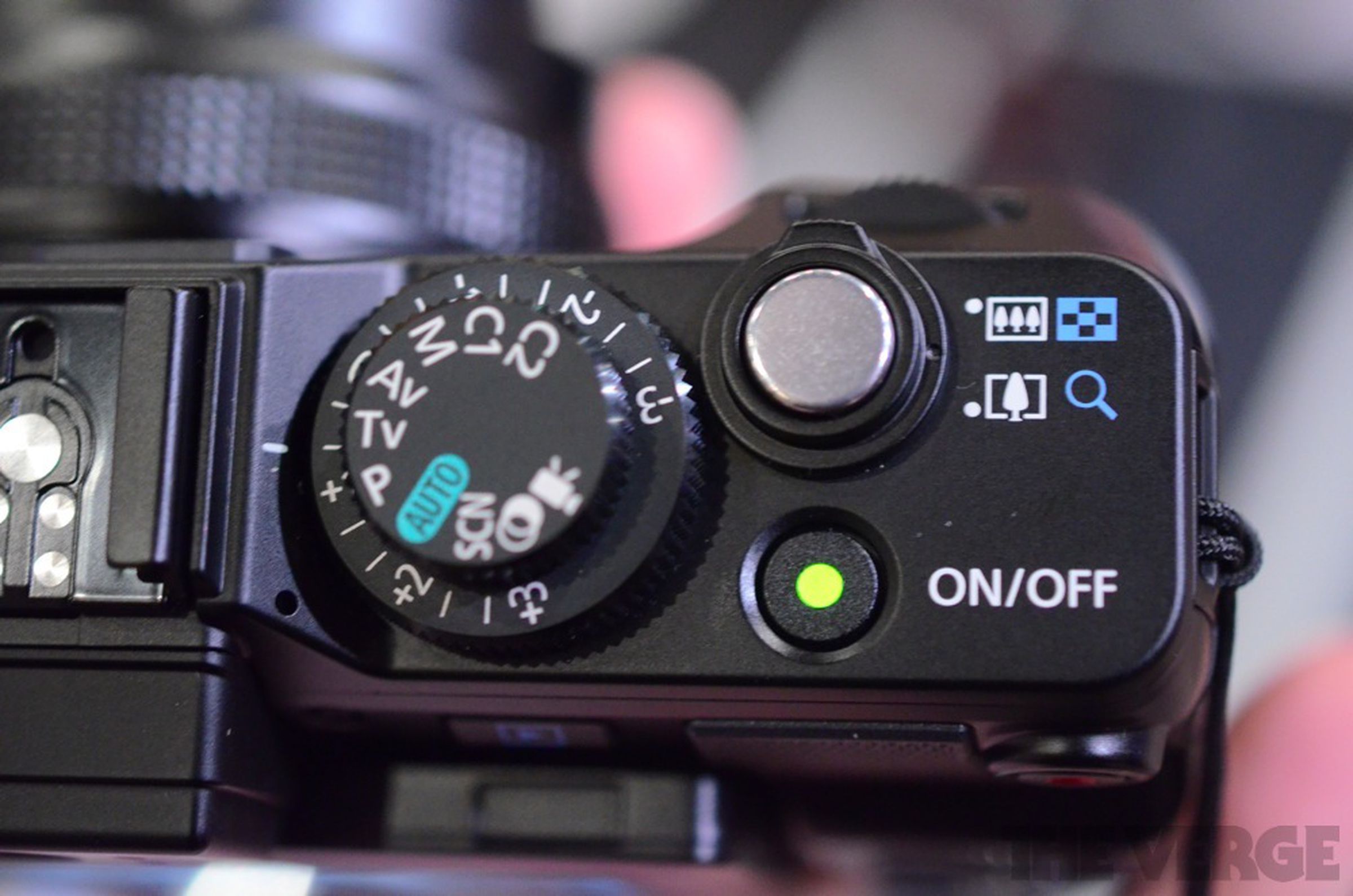Canon PowerShot G1 X hands-on pictures