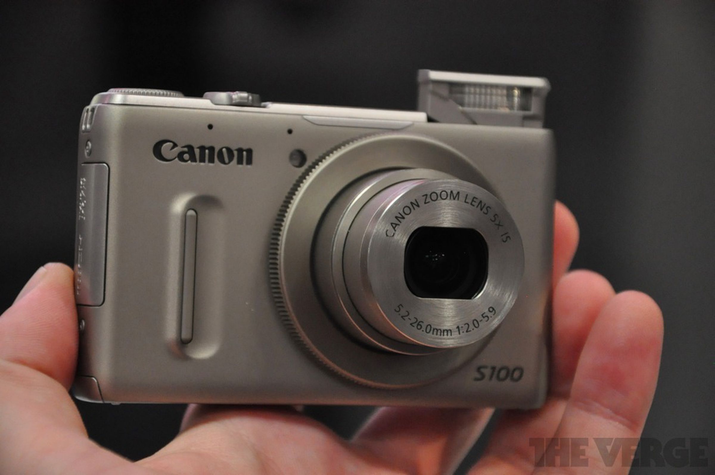Canon PowerShot S100 hands-on photos