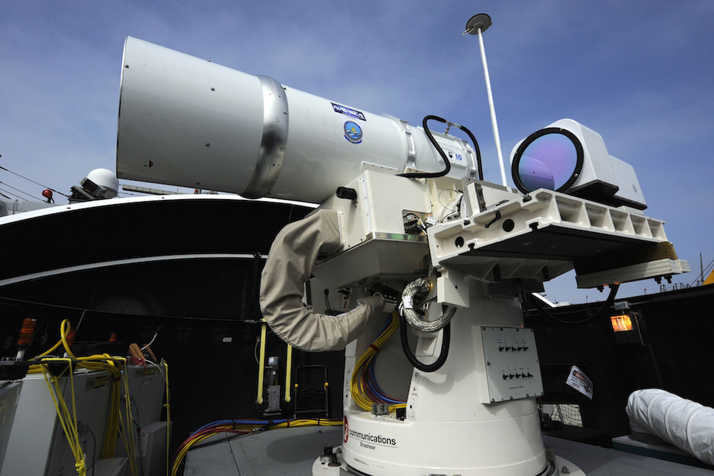 Navy solid state laser cannon