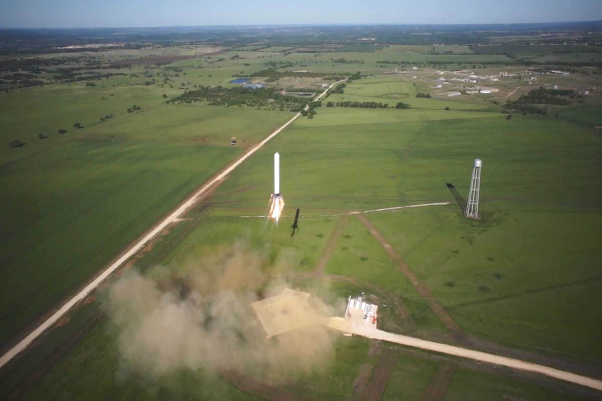 SpaceX test flight 820 feet April 2013