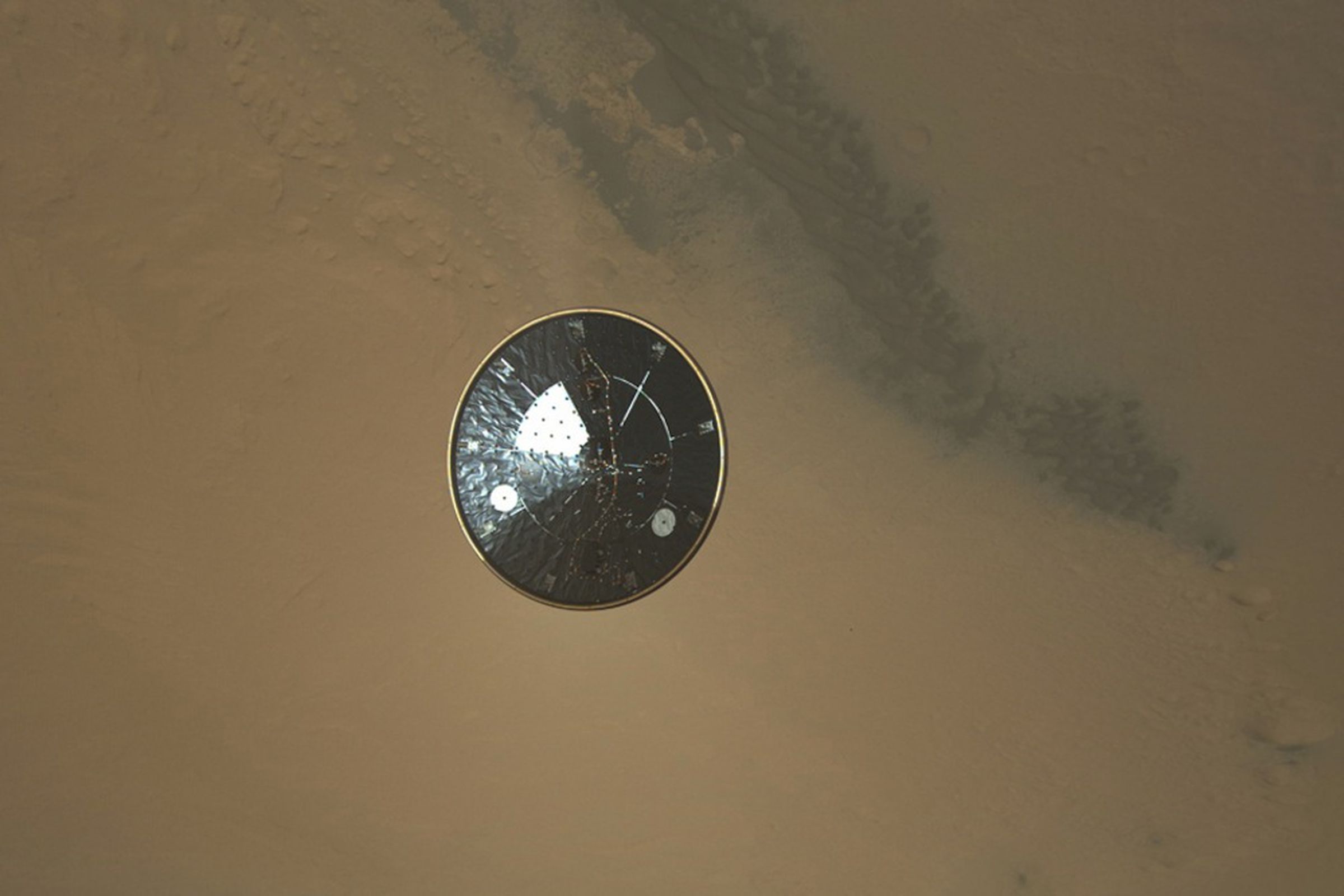 Curiosity rover heat shield ejected (Credit: NASA/JPL-Caltech/MSSS)