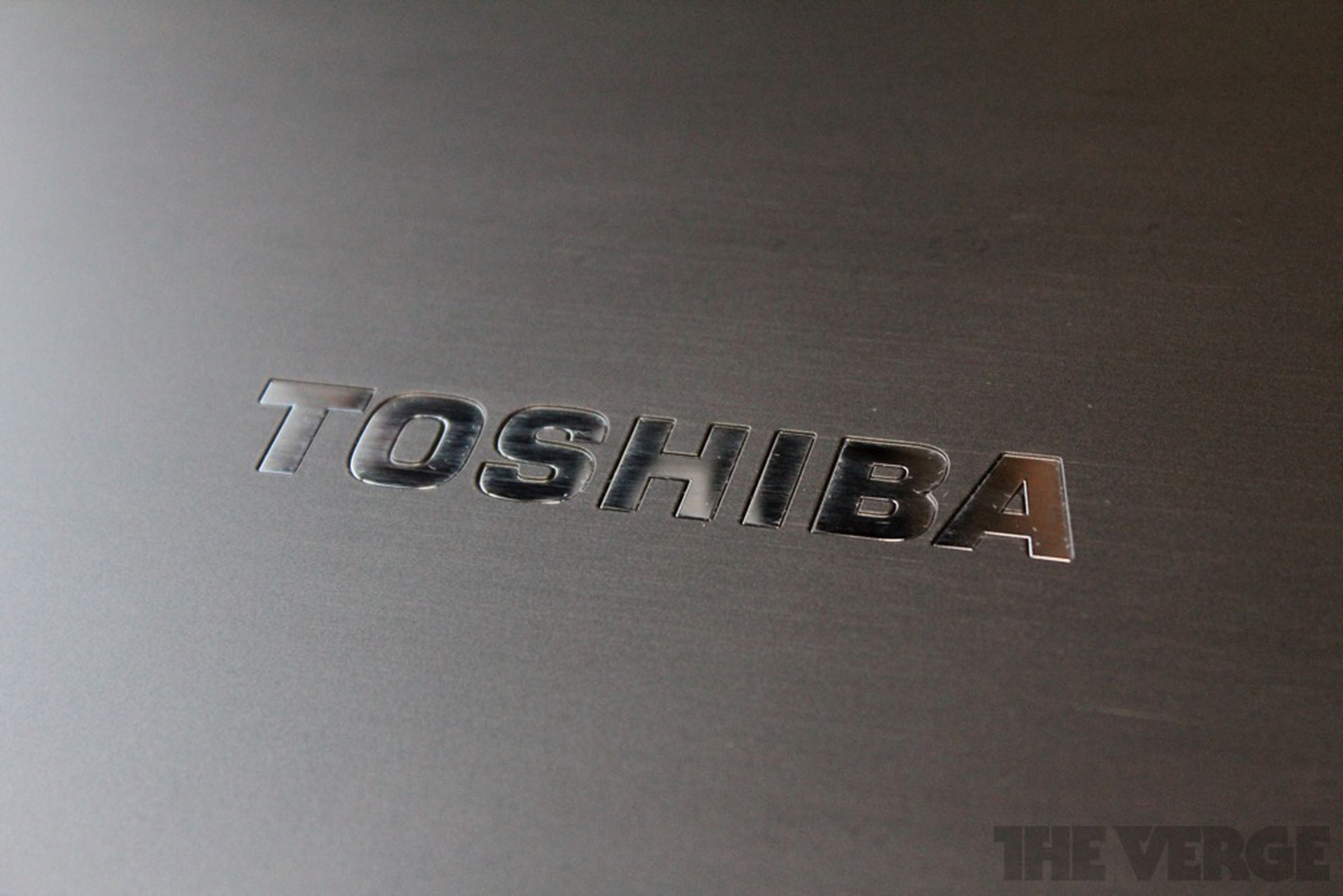 Toshiba Portege Z835 review photos