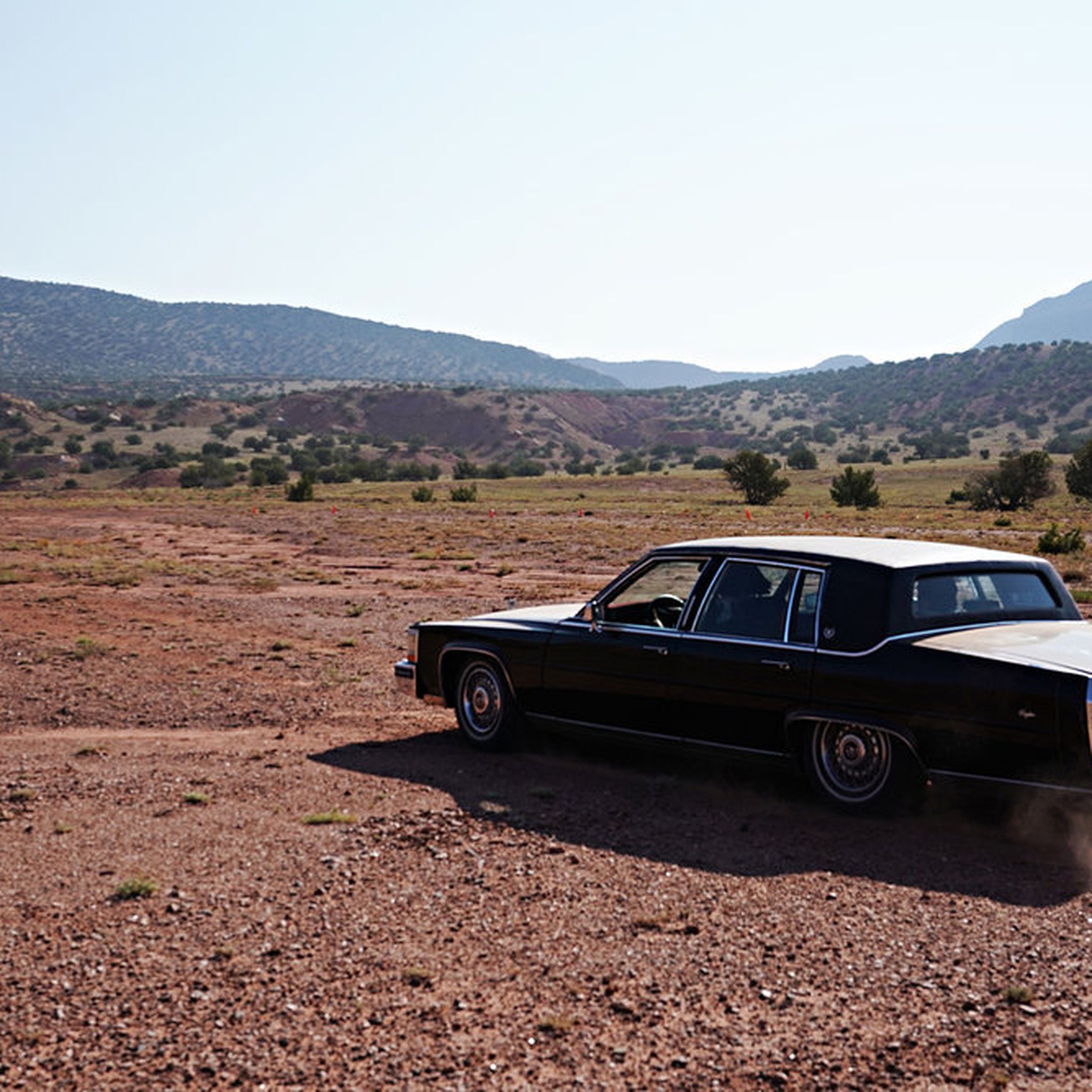 MR. ROBOT -- "eps3.6_fredr1ck+tanya.chk" Episode 307 -- Pictured: Car in Desert -- (Photo by: Ursula Coyote/USA Network)