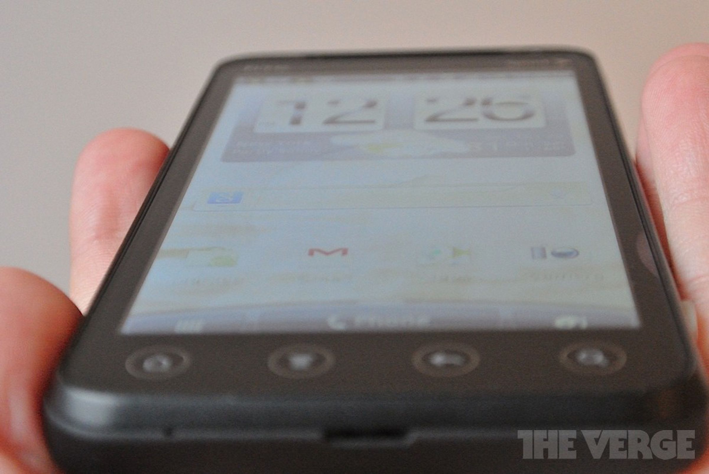 
    HTC Evo 3D review
  