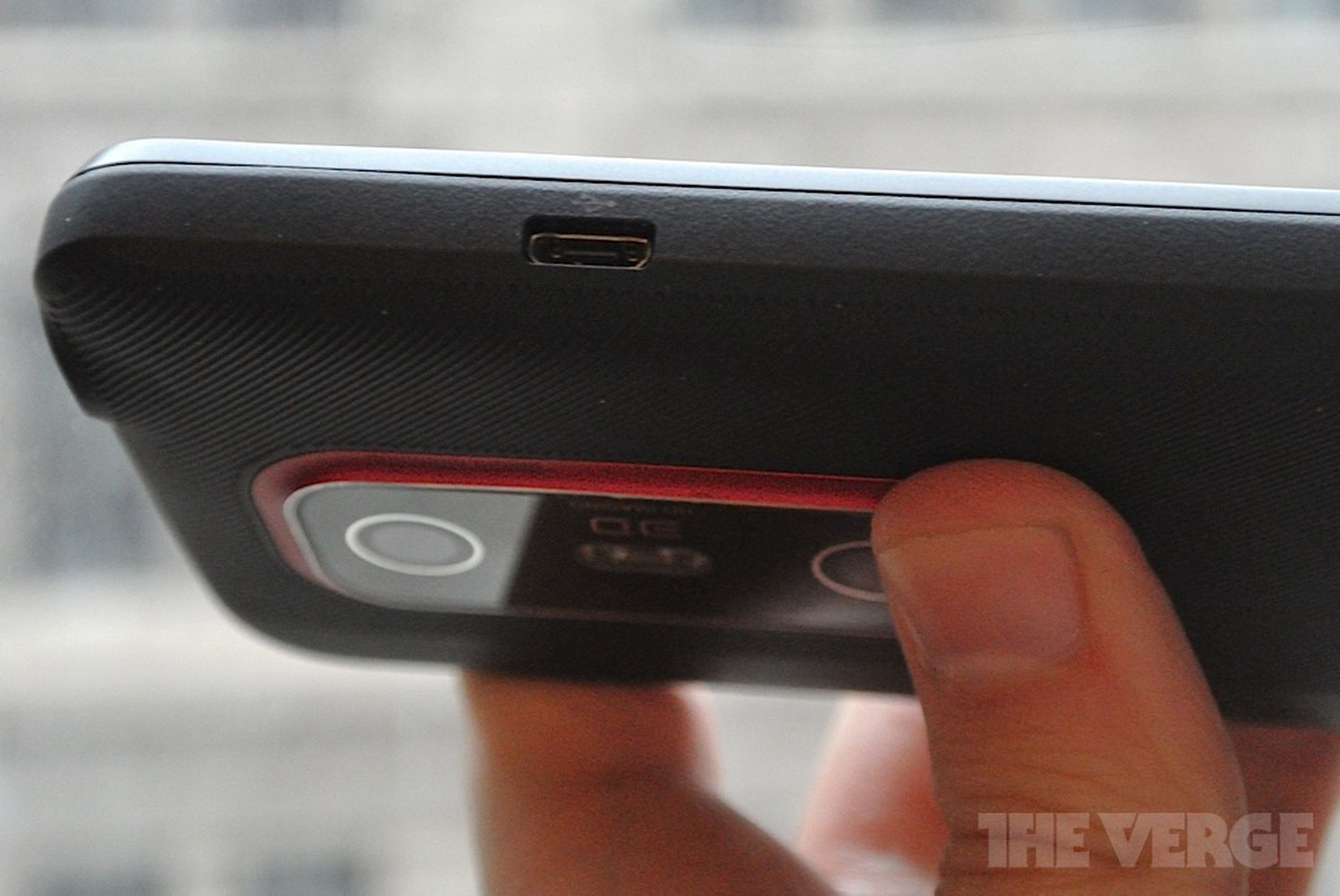 
    HTC Evo 3D review
  