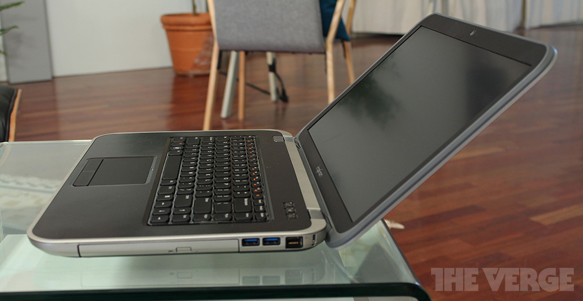 Dell Inspiron R and Special Edition hands on pictures
