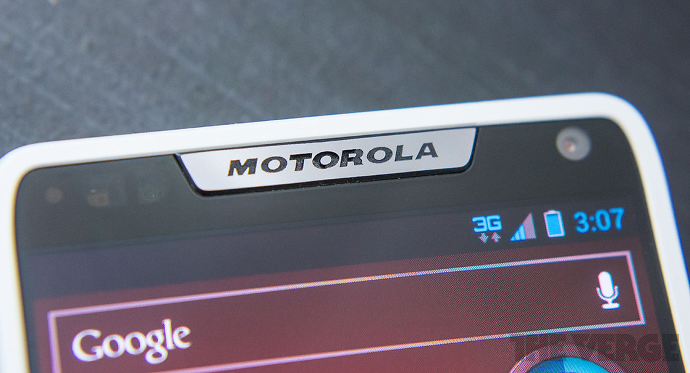 Motorola Droid RAZR M review photos