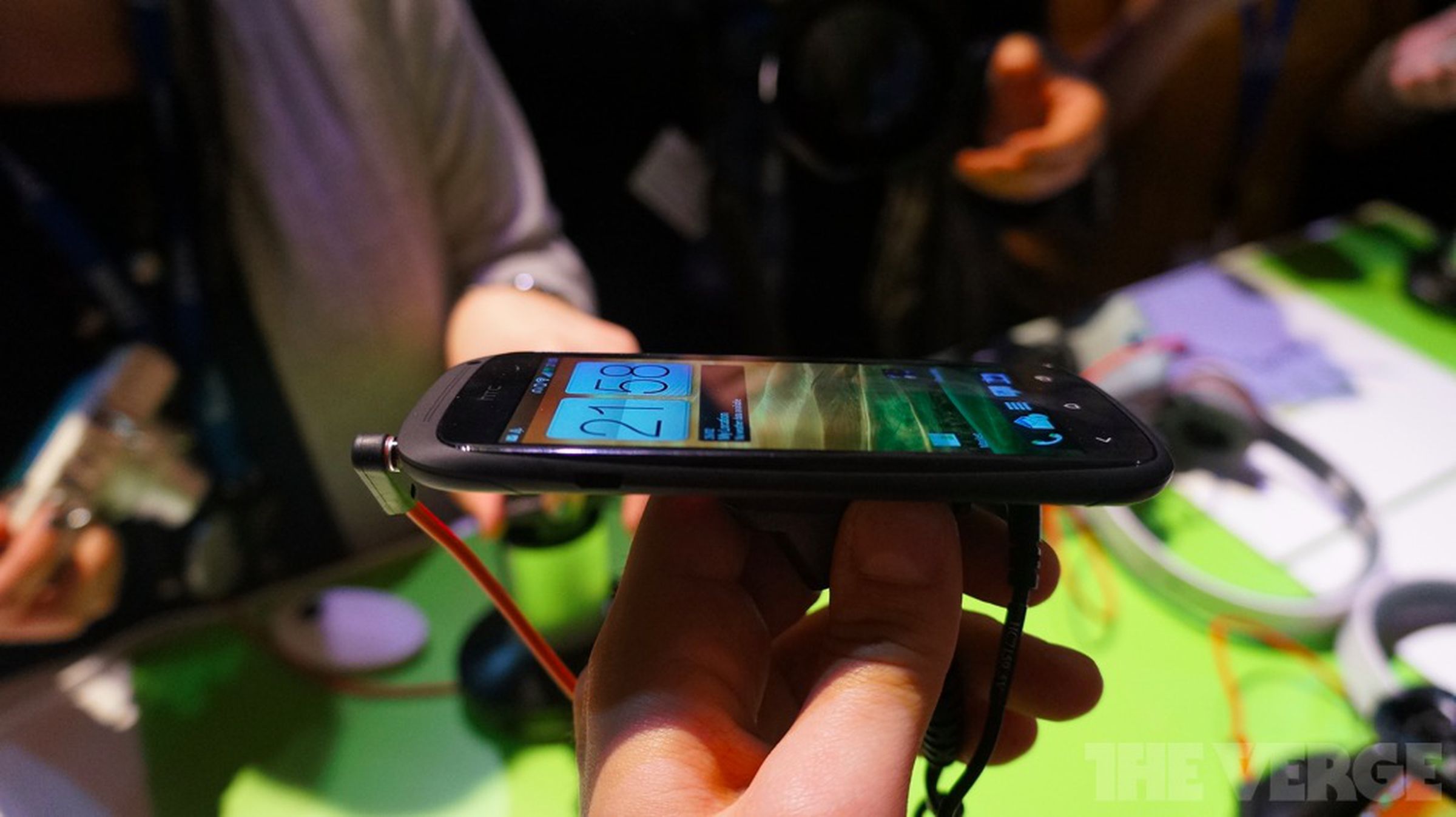 HTC One S hands-on photos