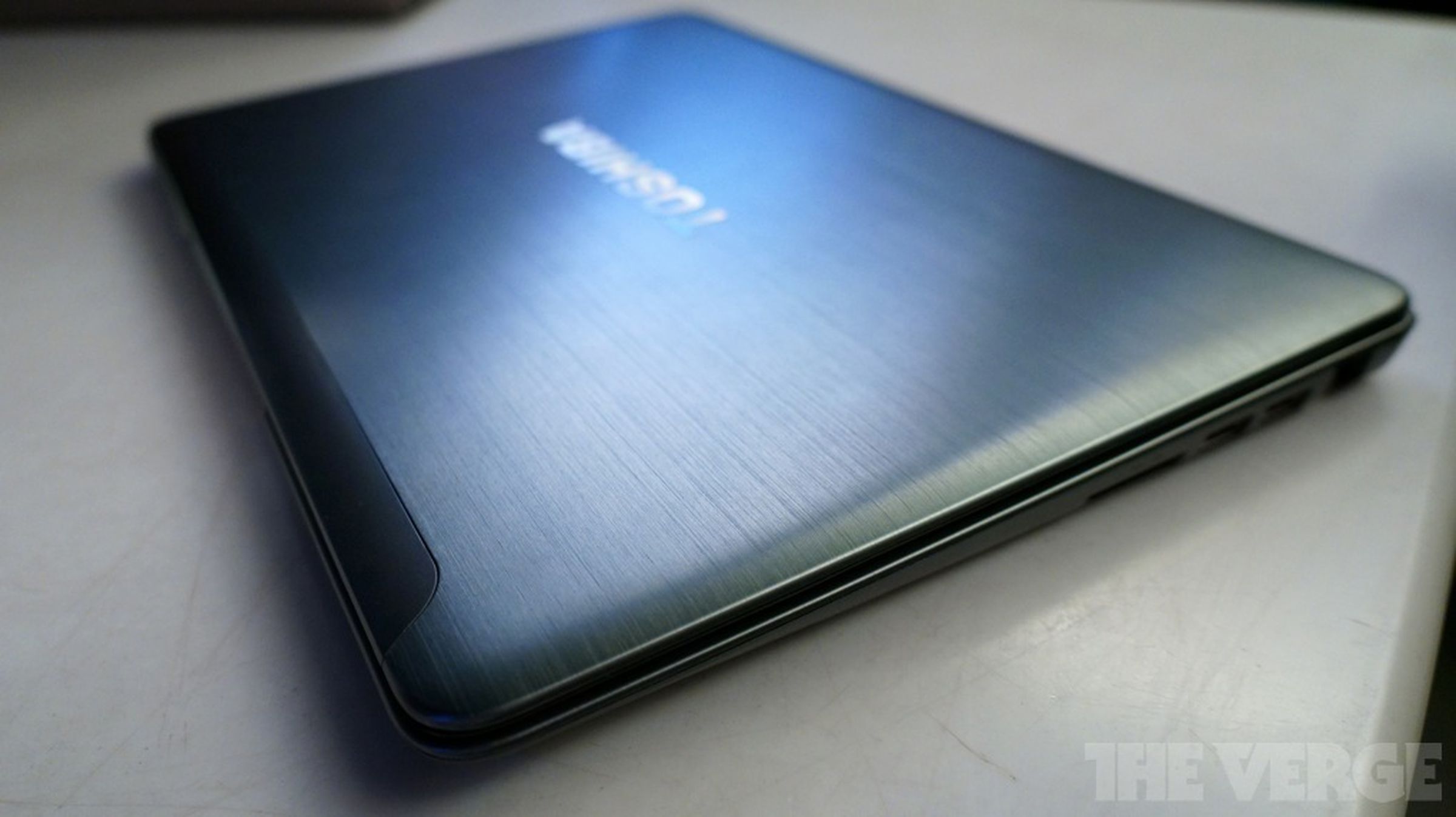 Toshiba Satellite U840 hands-on pictures