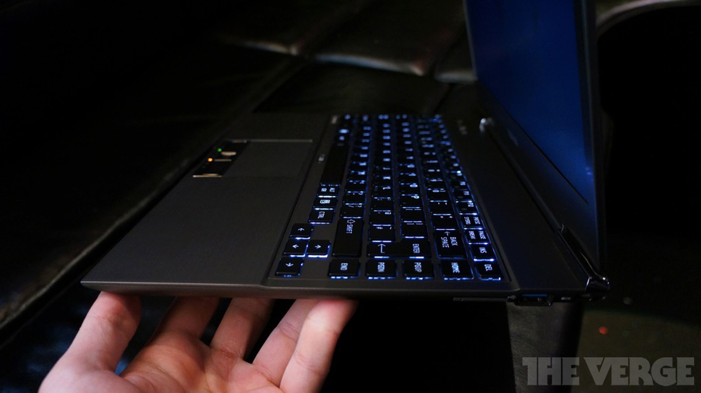 Toshiba Portege Z930 hands-on pictures