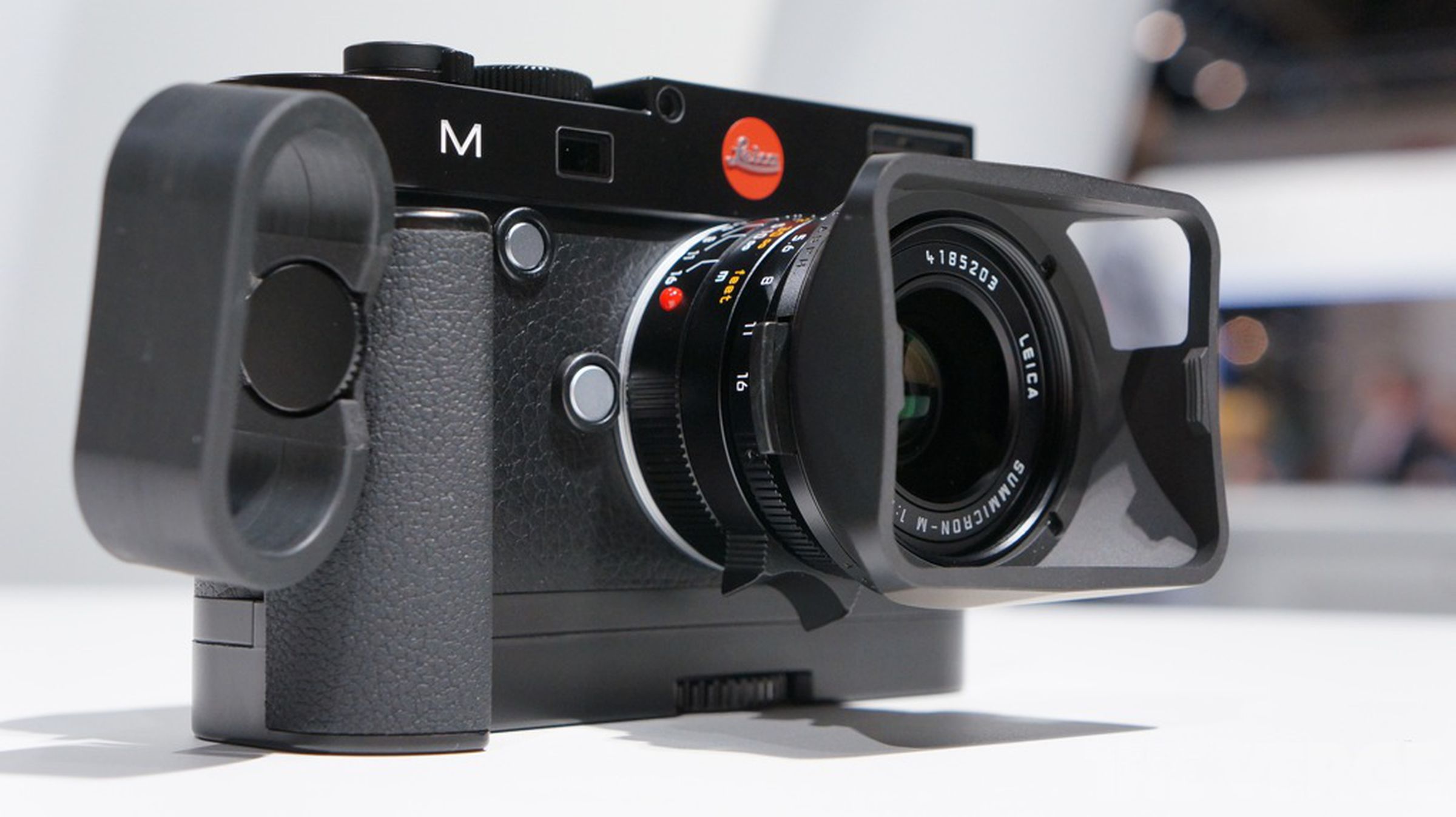 Leica M hands-on photos