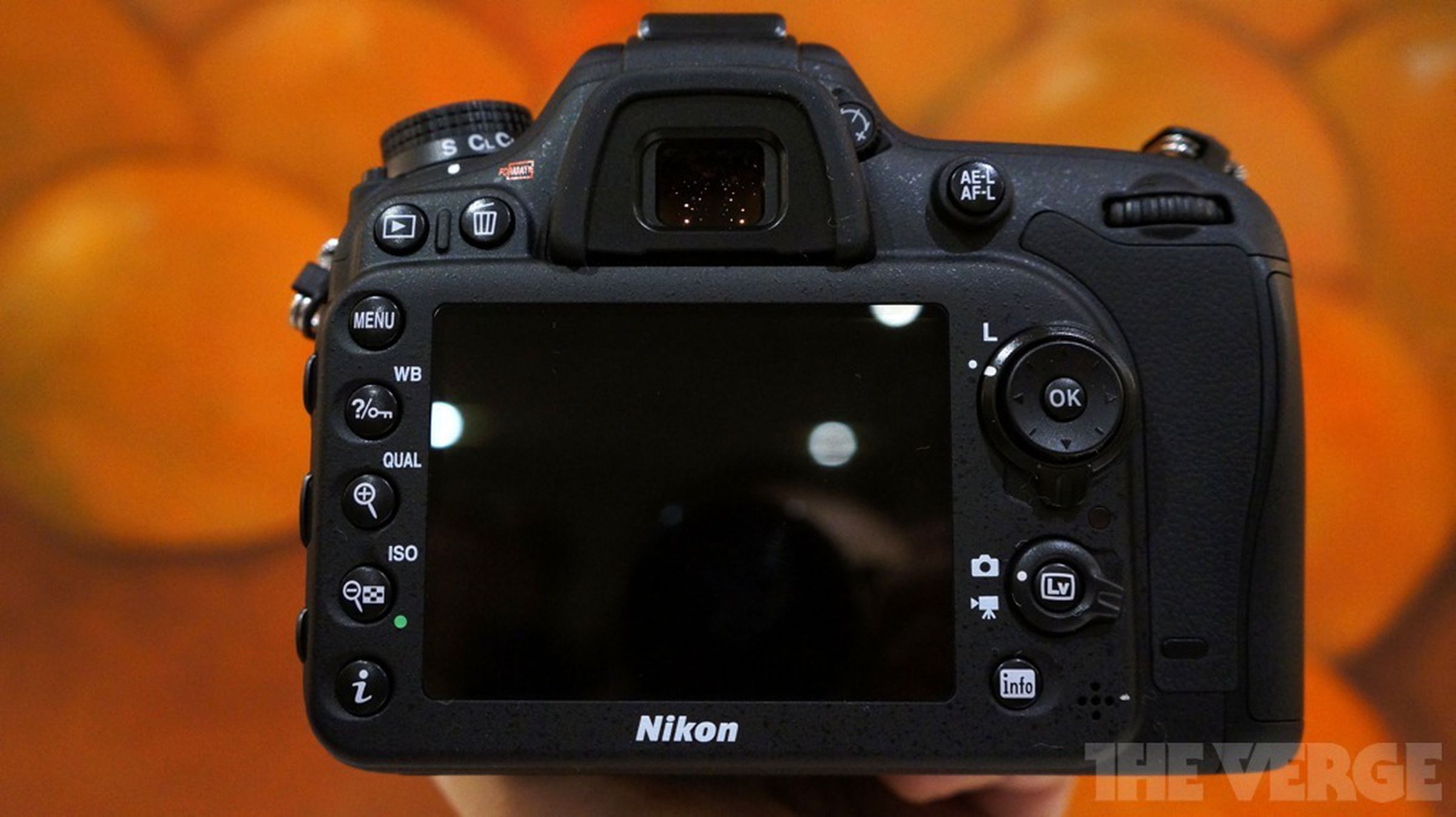 Nikon D7100 hands-on photos