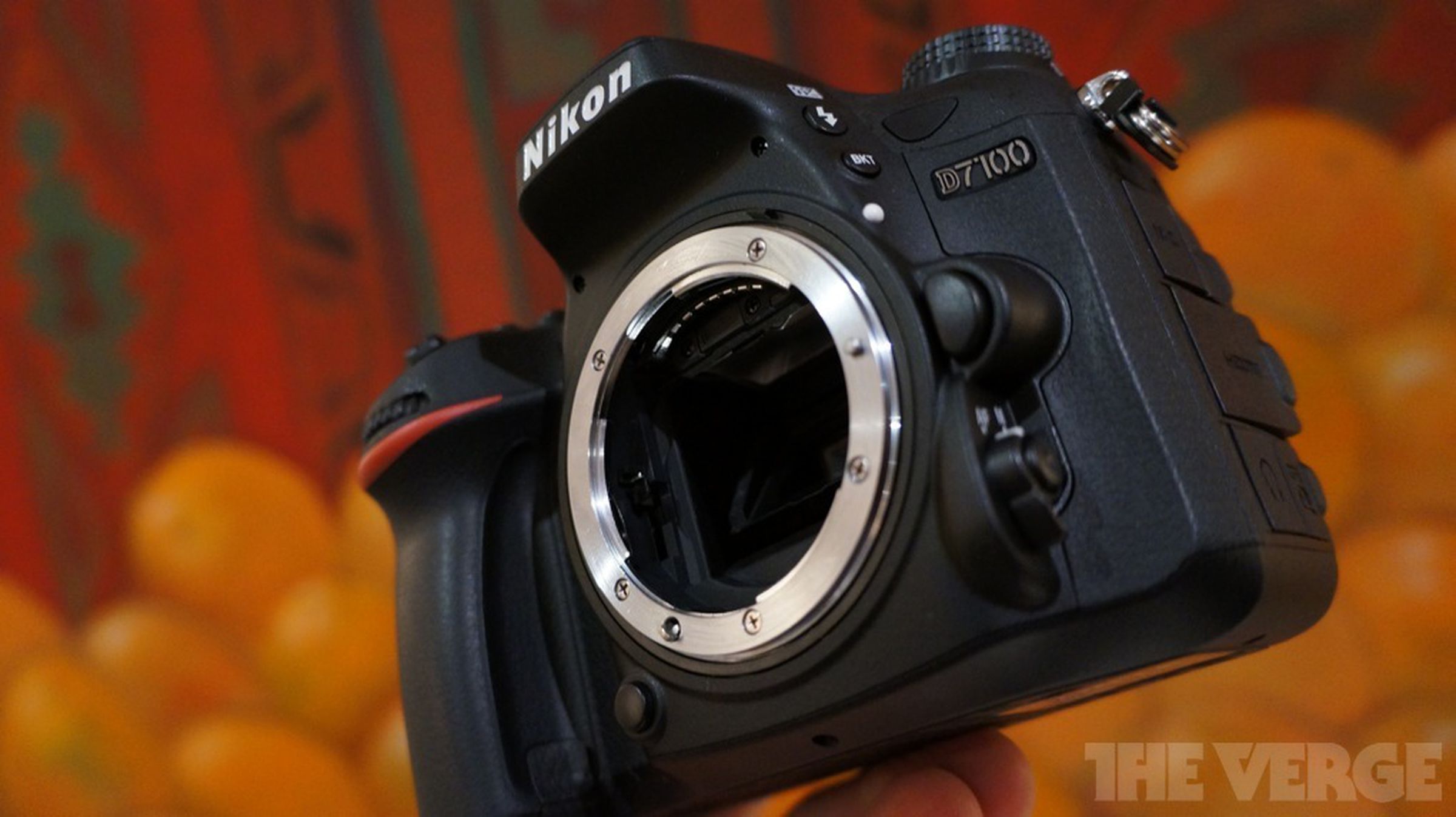 Nikon D7100 hands-on photos