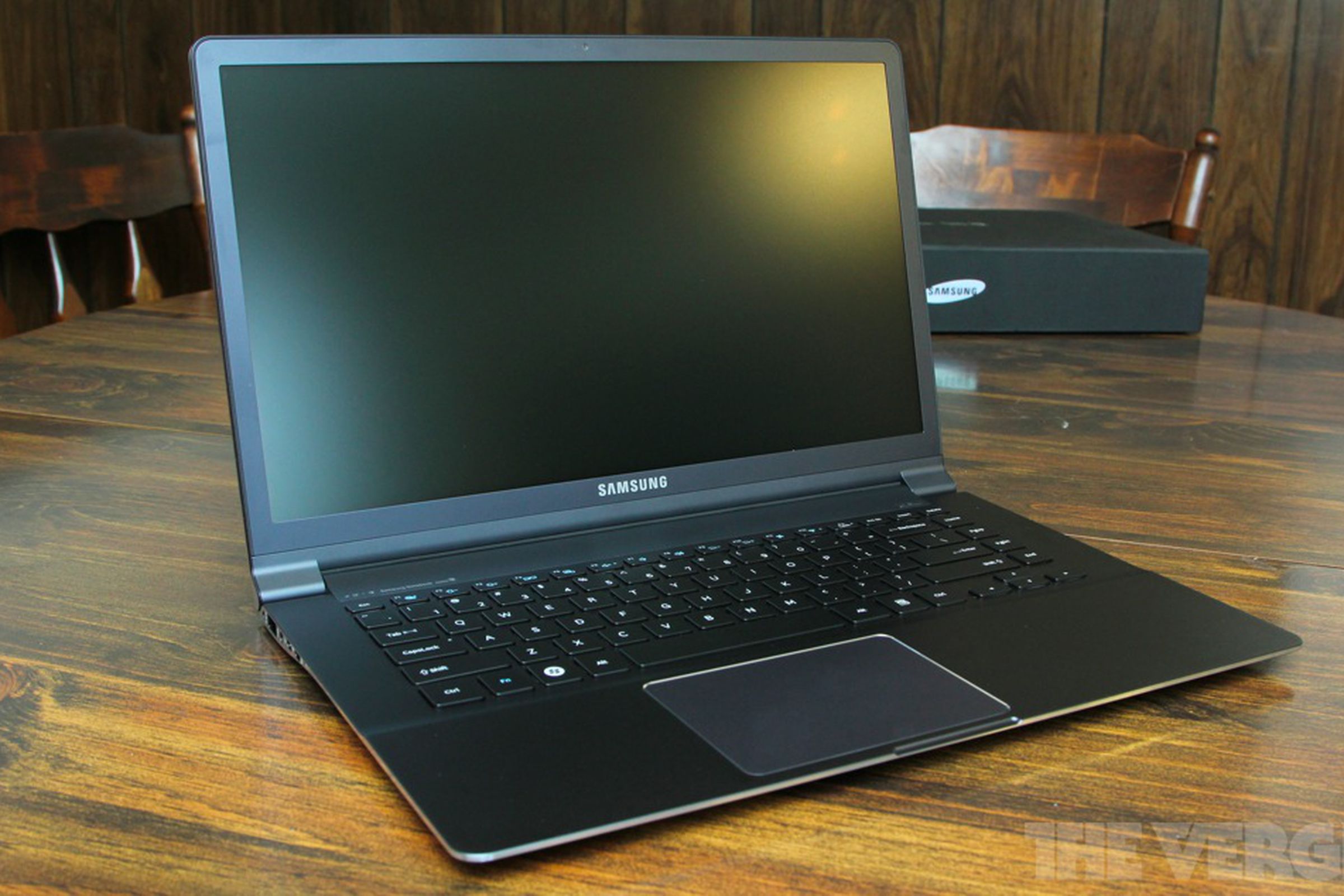 Samsung Series 9 15-inch stock 1024 review main
