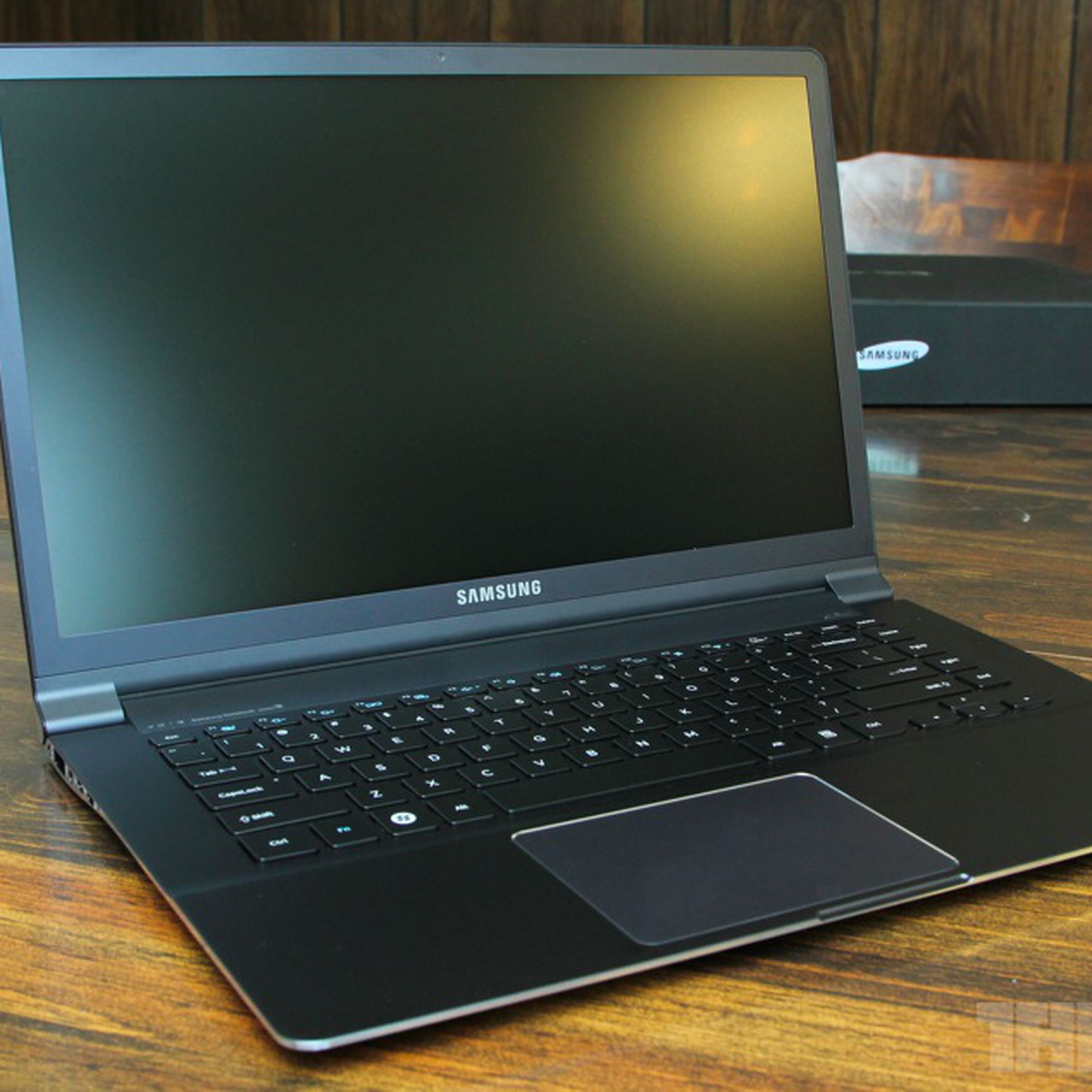 Samsung Series 9 15-inch stock 1024 review main