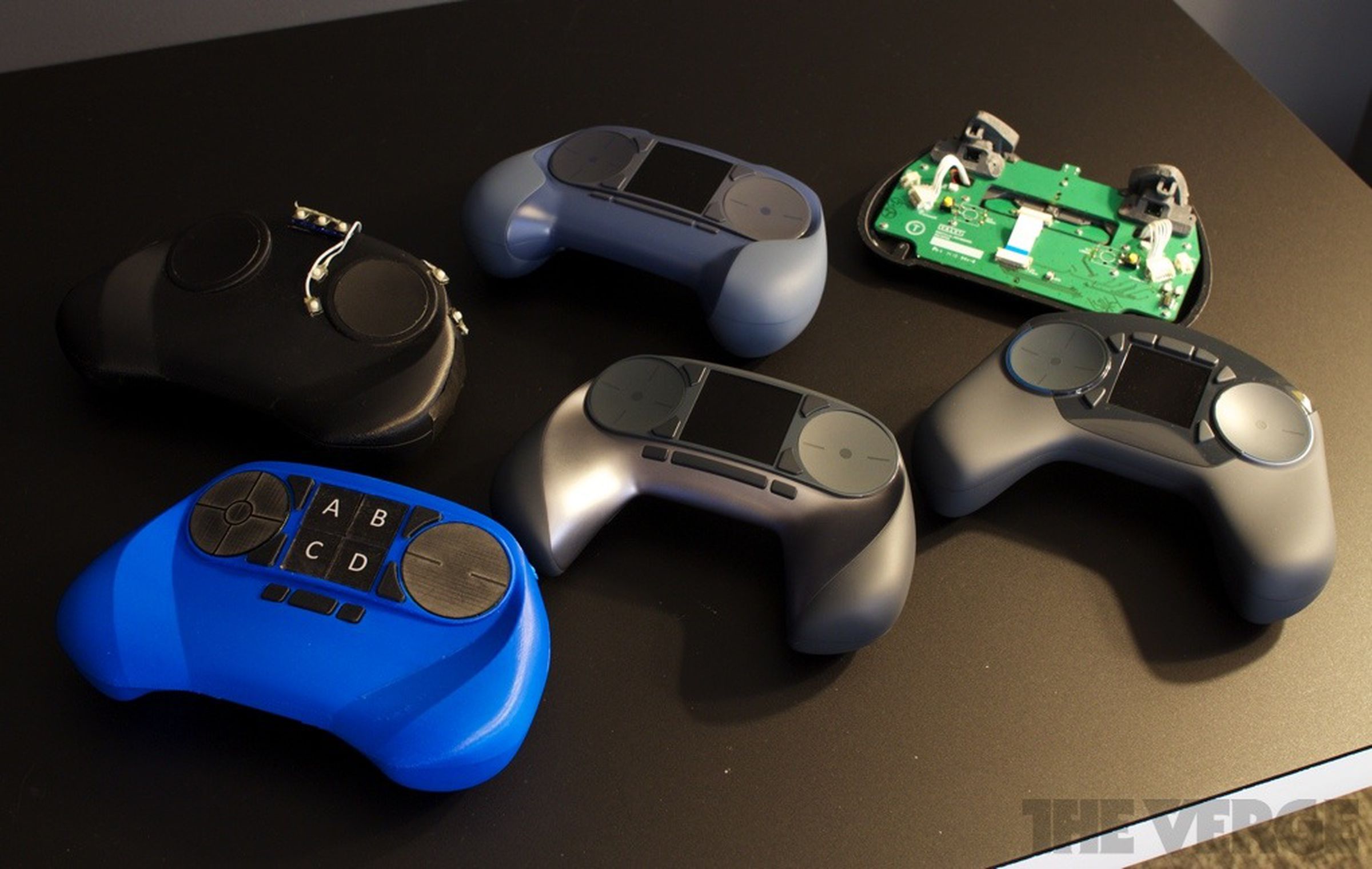 Valve's Steam Controller and Steam Machine prototypes