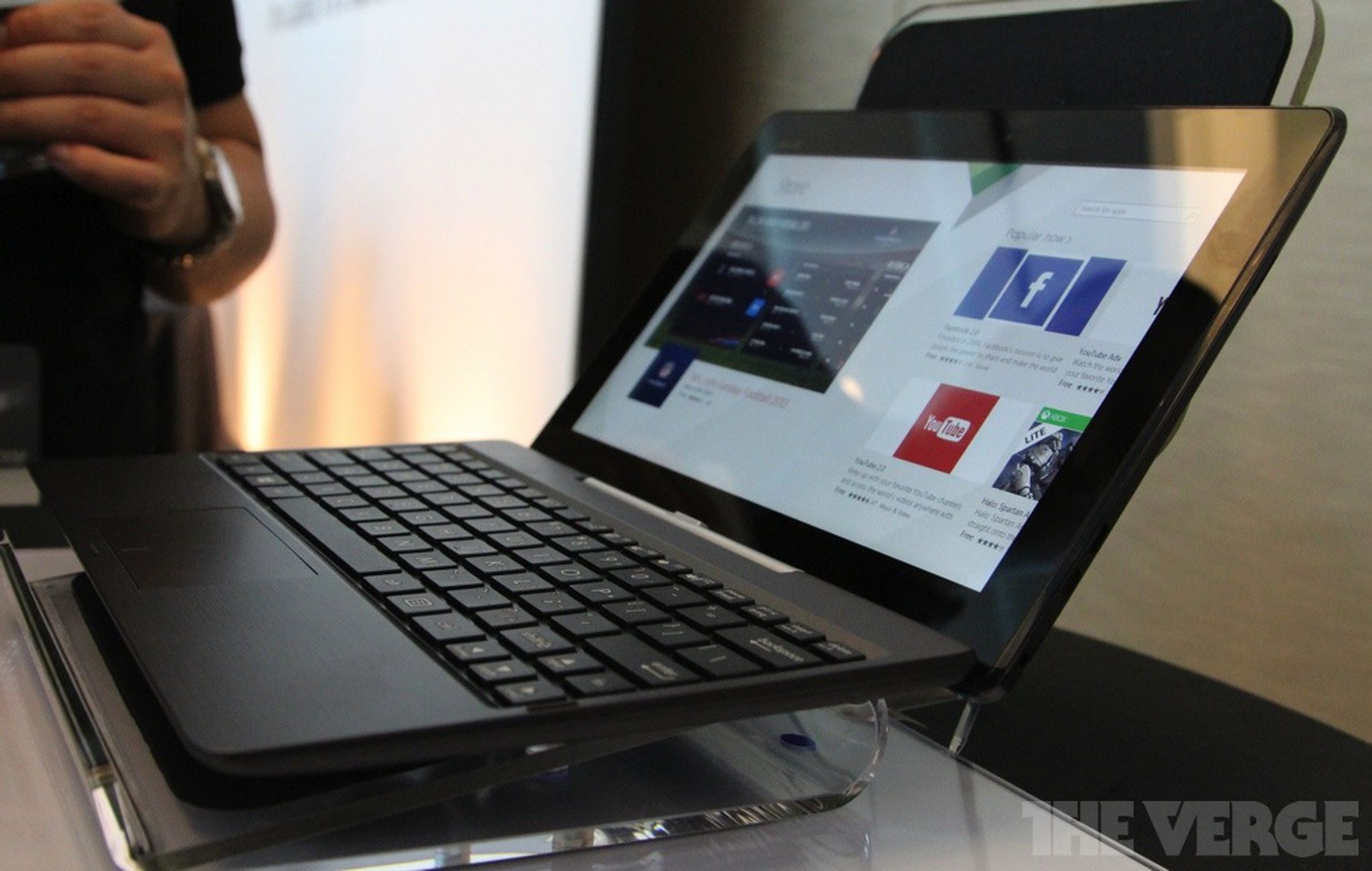 Asus Transformer Book T100 hands-on pictures