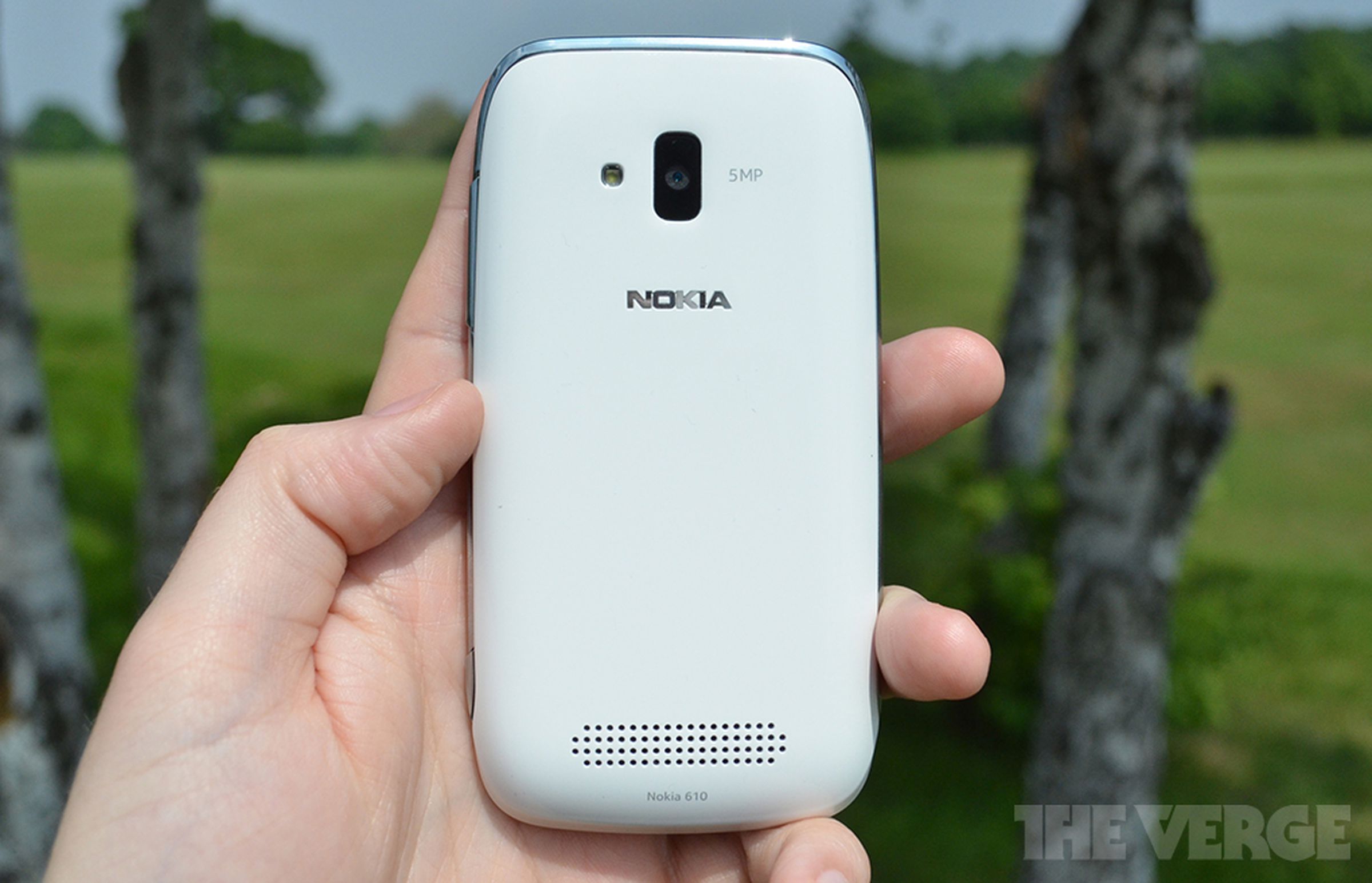 Nokia Lumia 610 review photos