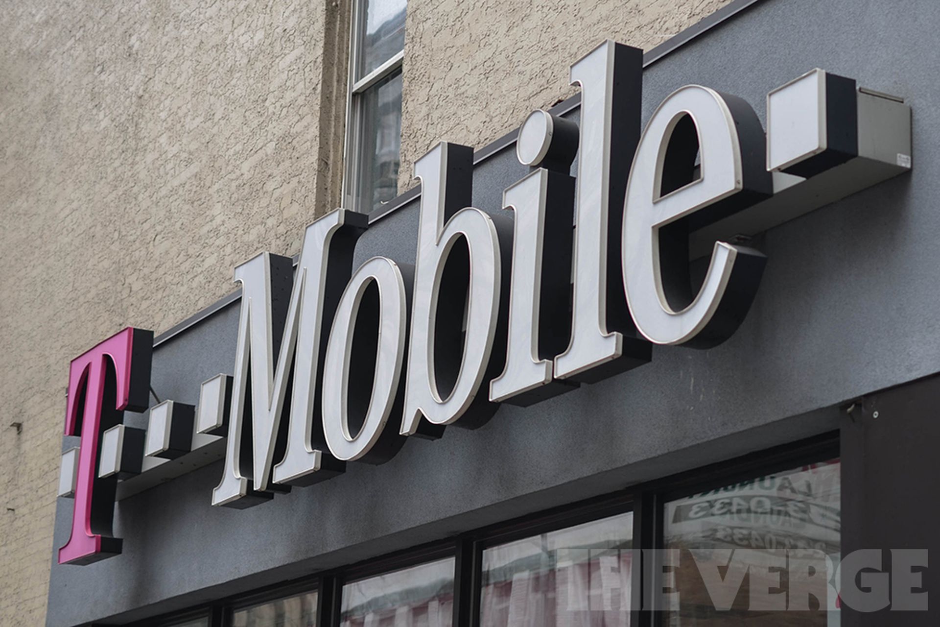 TMobile explains why its network went down hard, claims only a fifth