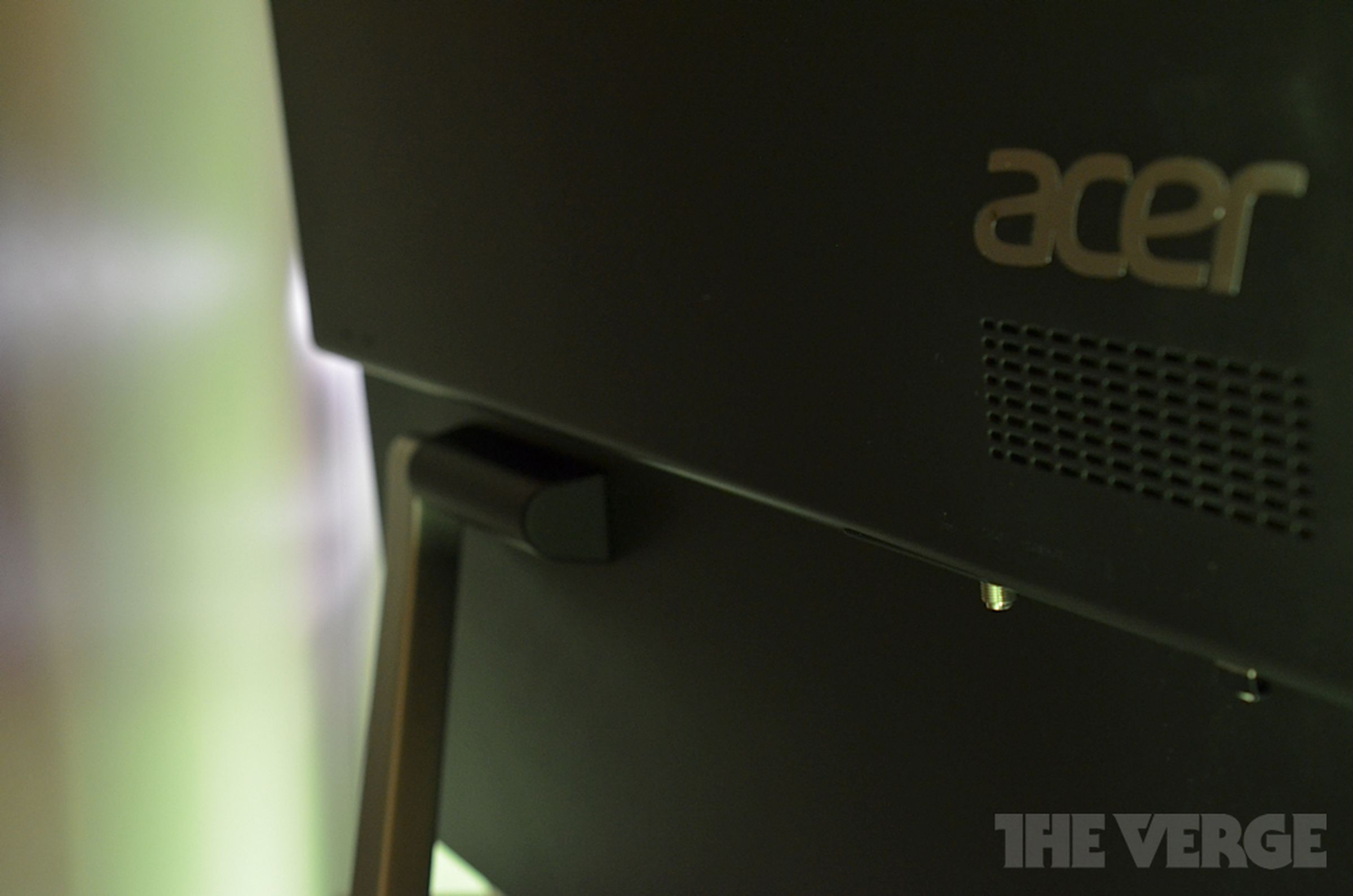 Acer Aspire Z7871 AIO hands-on pictures