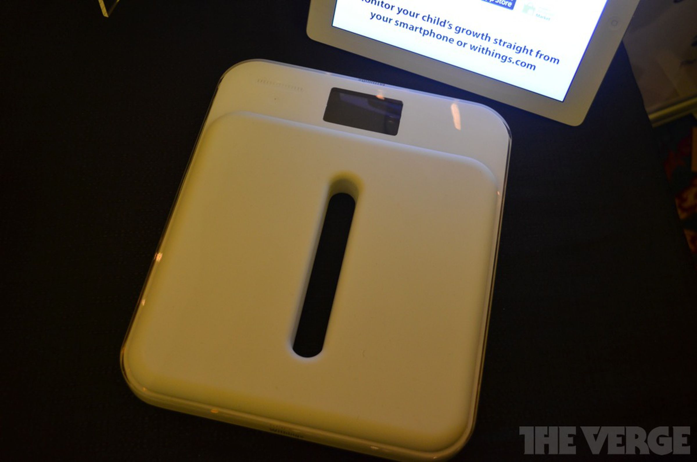 Withings Smart Baby Scale hands-on pictures