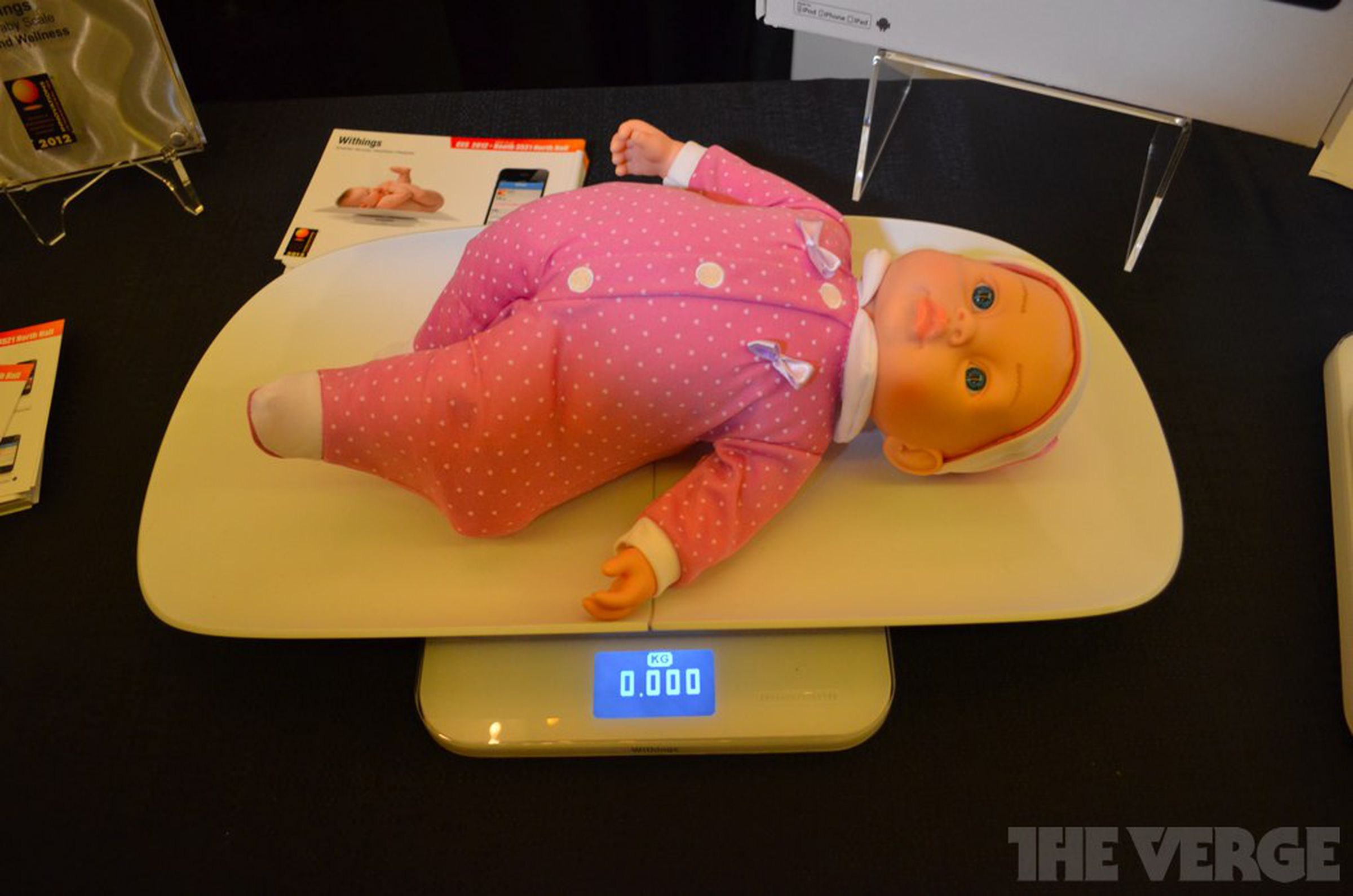 Withings Smart Baby Scale hands-on pictures