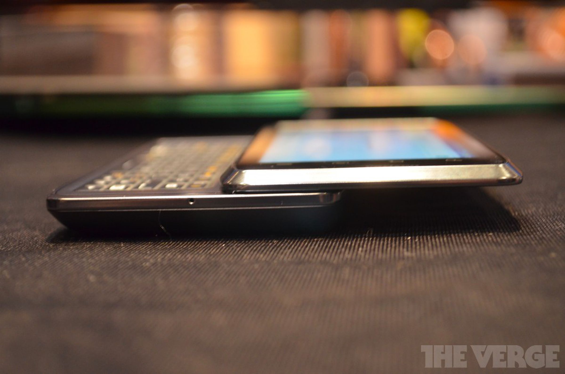 Motorola Droid 4 hands-on pictures