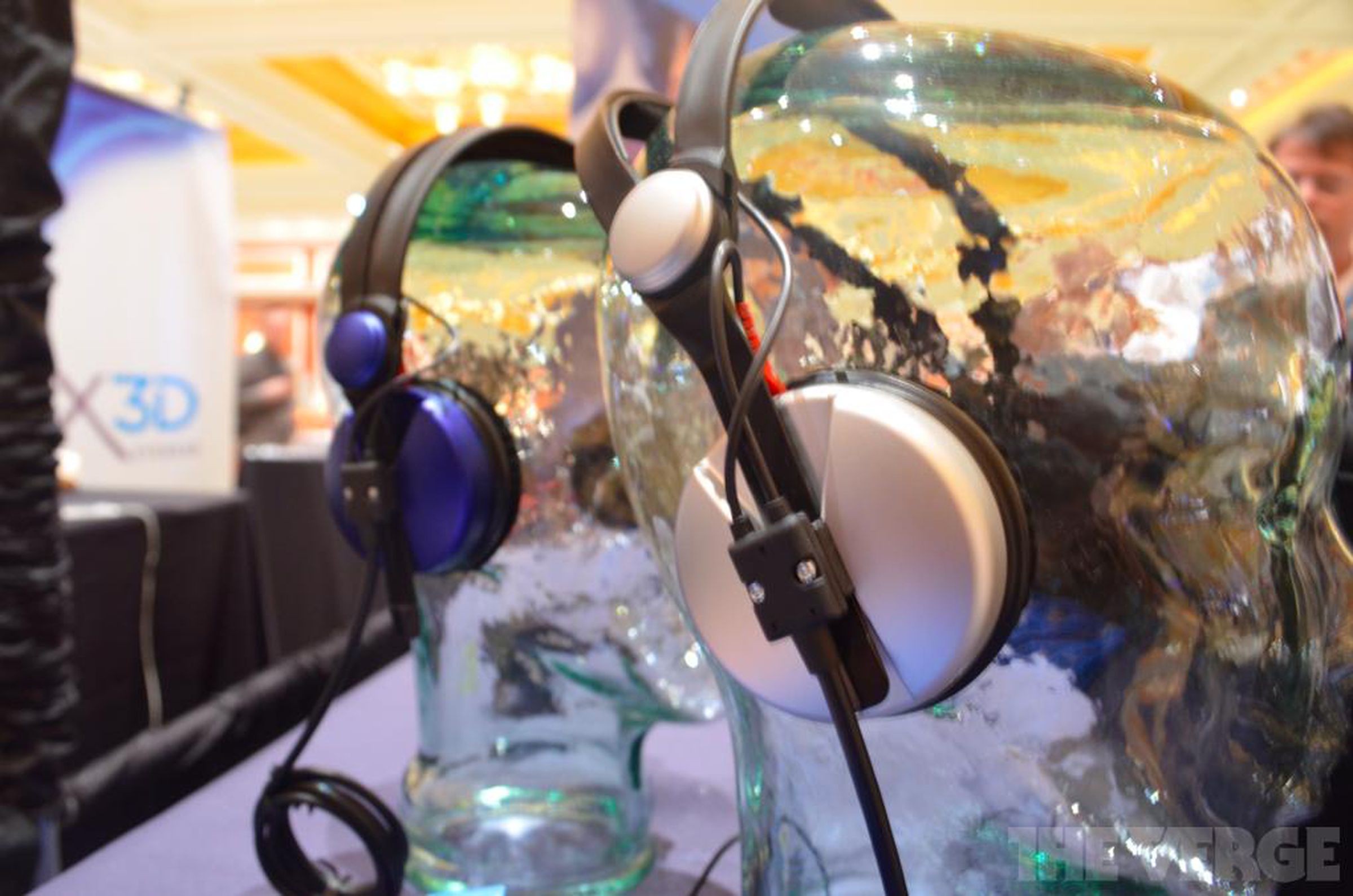 Sennheiser HD 25 Amperior and HD 700 headphones hands-on pictures