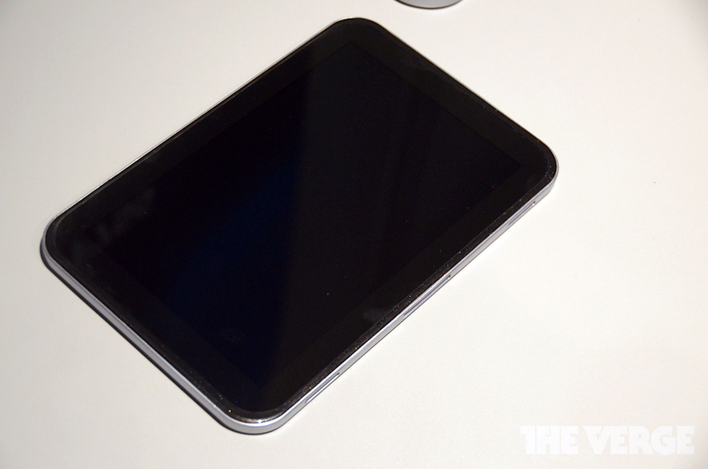 Toshiba's 21:9 phone and tablet prototypes hands-on picture
