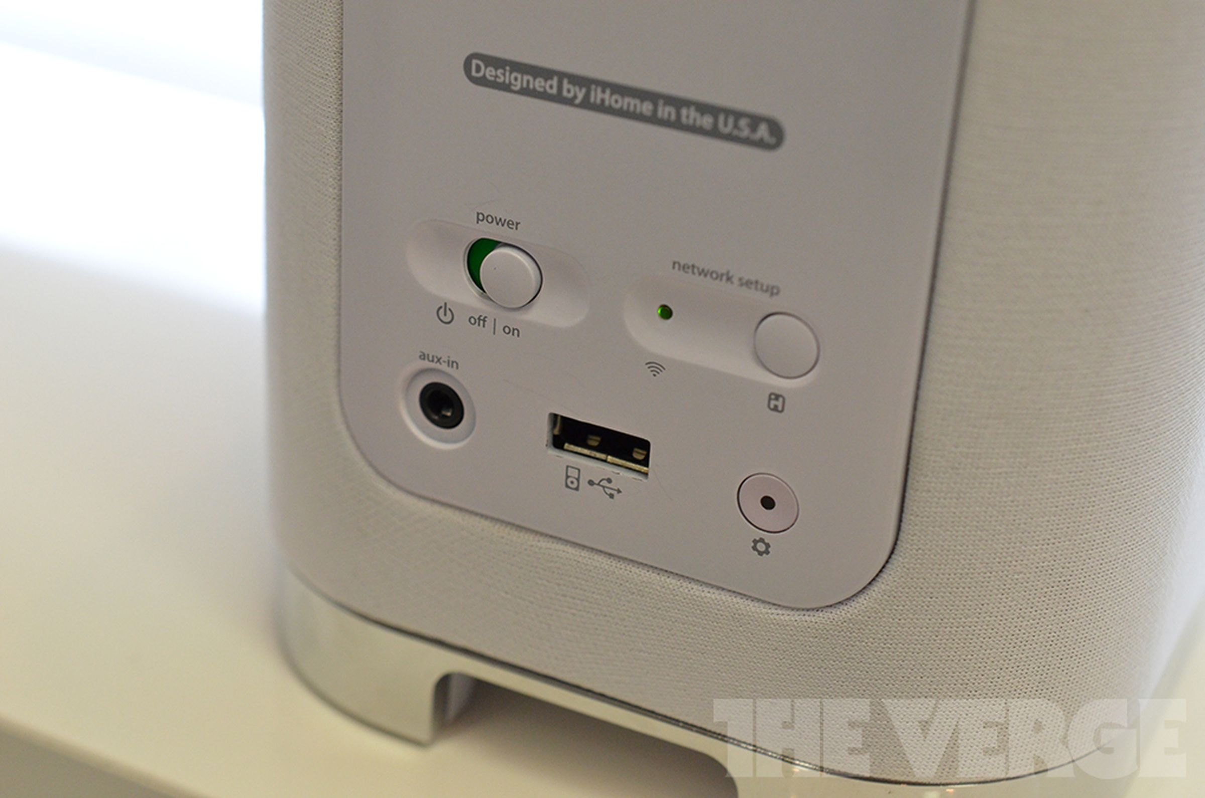 iHome iW2 and iW3 AirPlay speakers hands-on photos