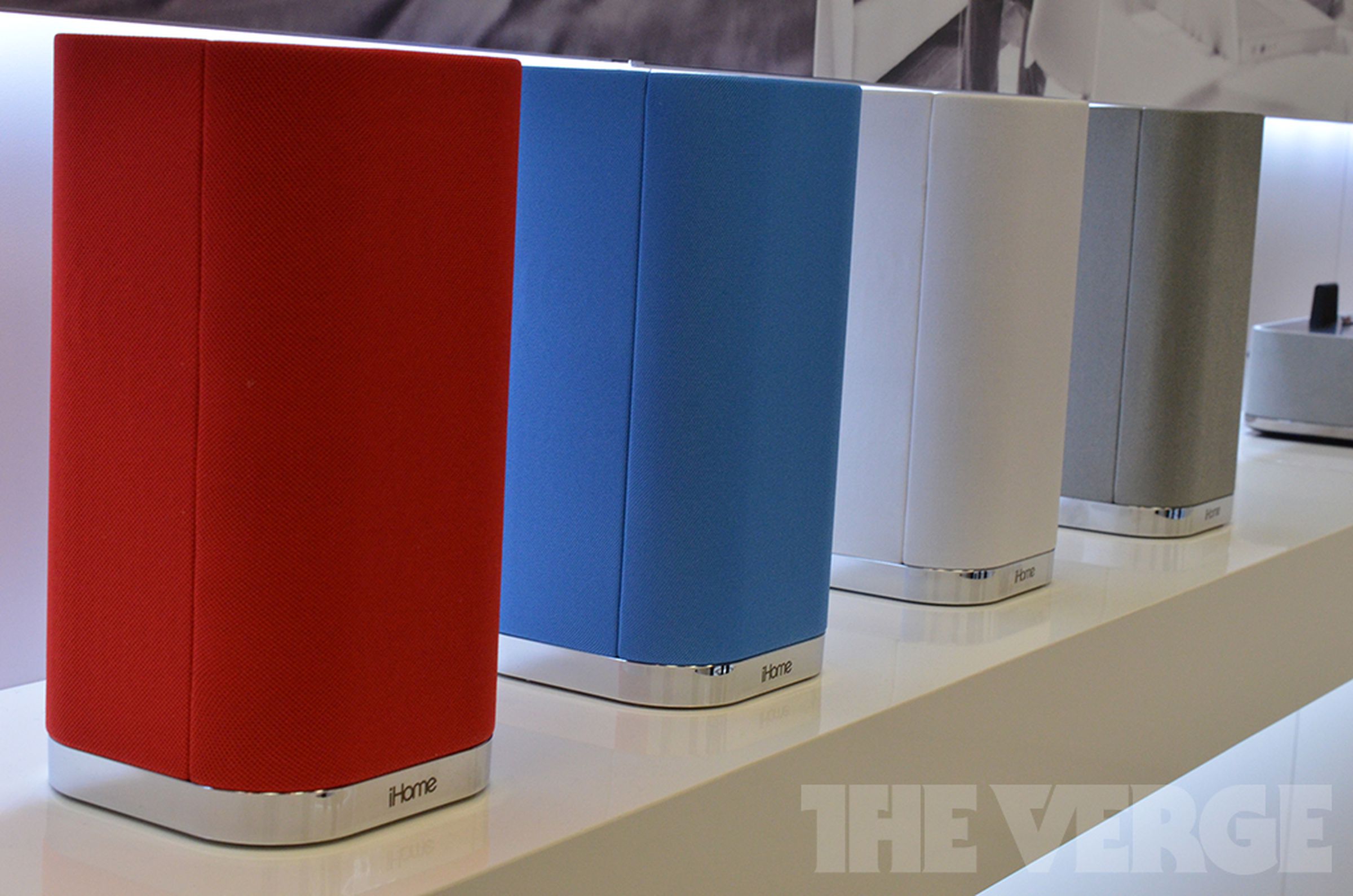 iHome iW2 and iW3 AirPlay speakers hands-on photos