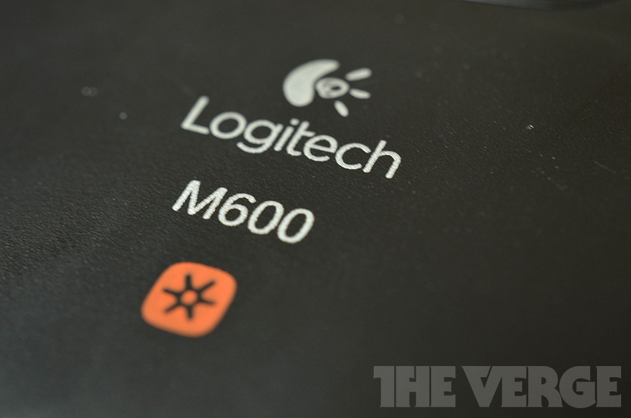 Logitech Touch Mouse M600 hands-on photos