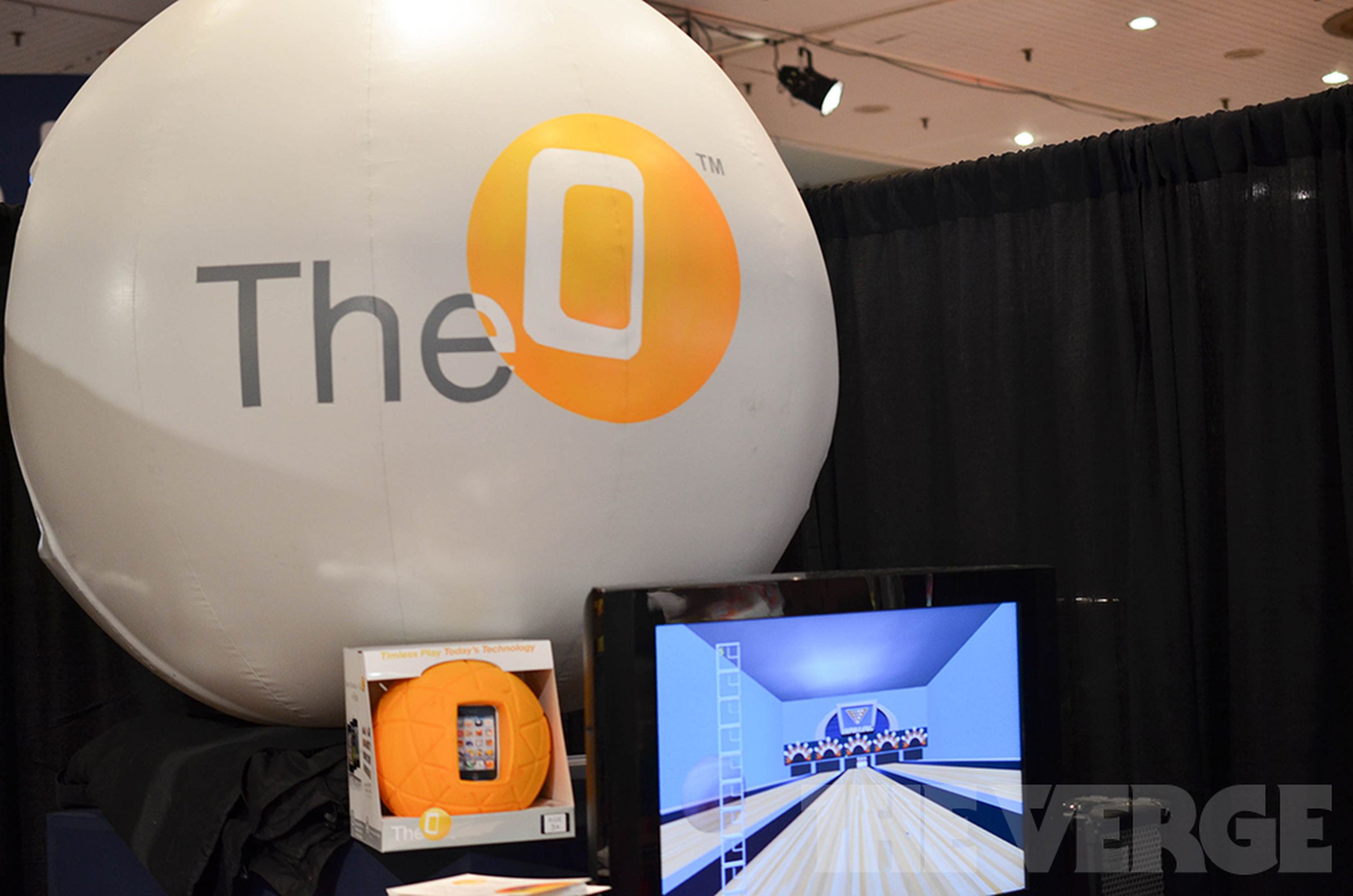 TheO smartphone accessory from Physical Apps (hands-on photos)