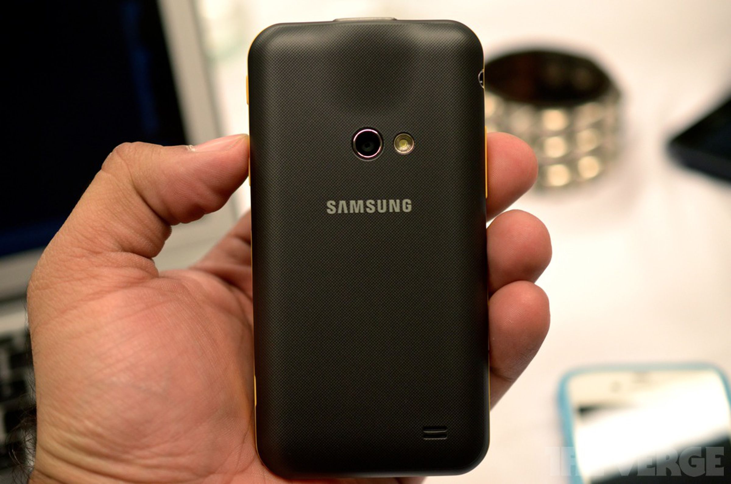 Samsung Galaxy Beam closer hands-on