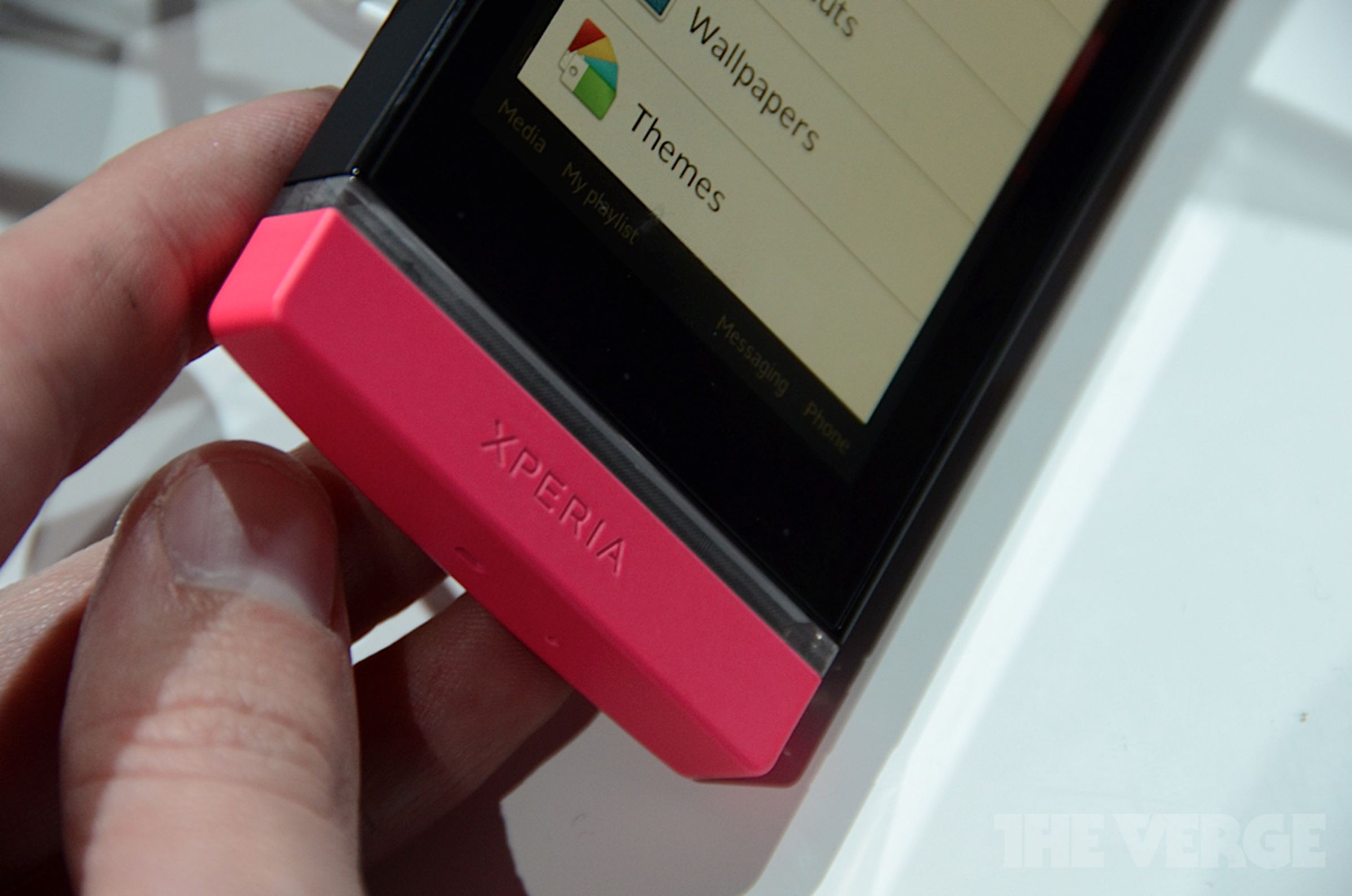 Sony Xperia U hands-on pictures