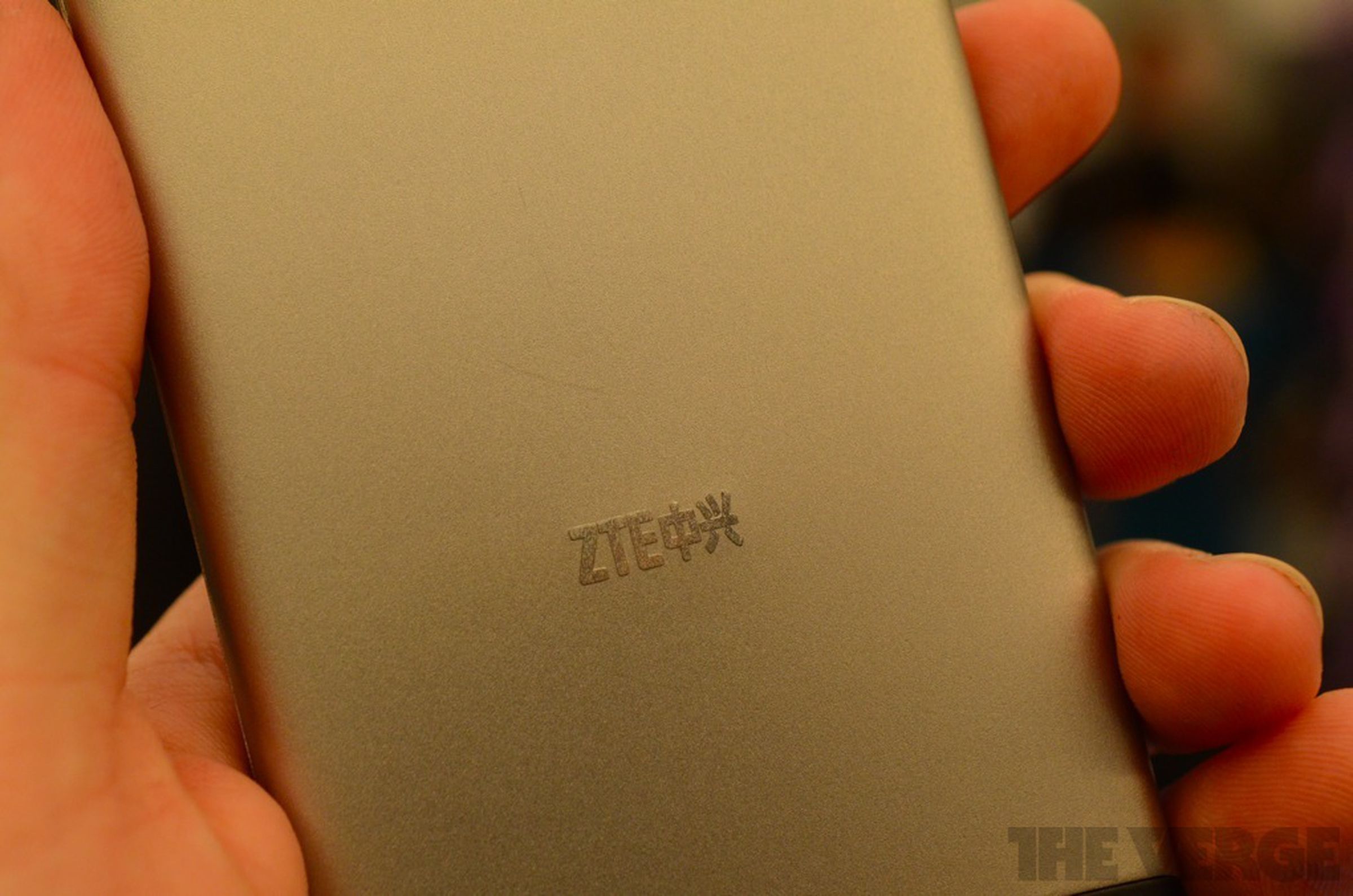 ZTE PF112 HD hands-on pictures