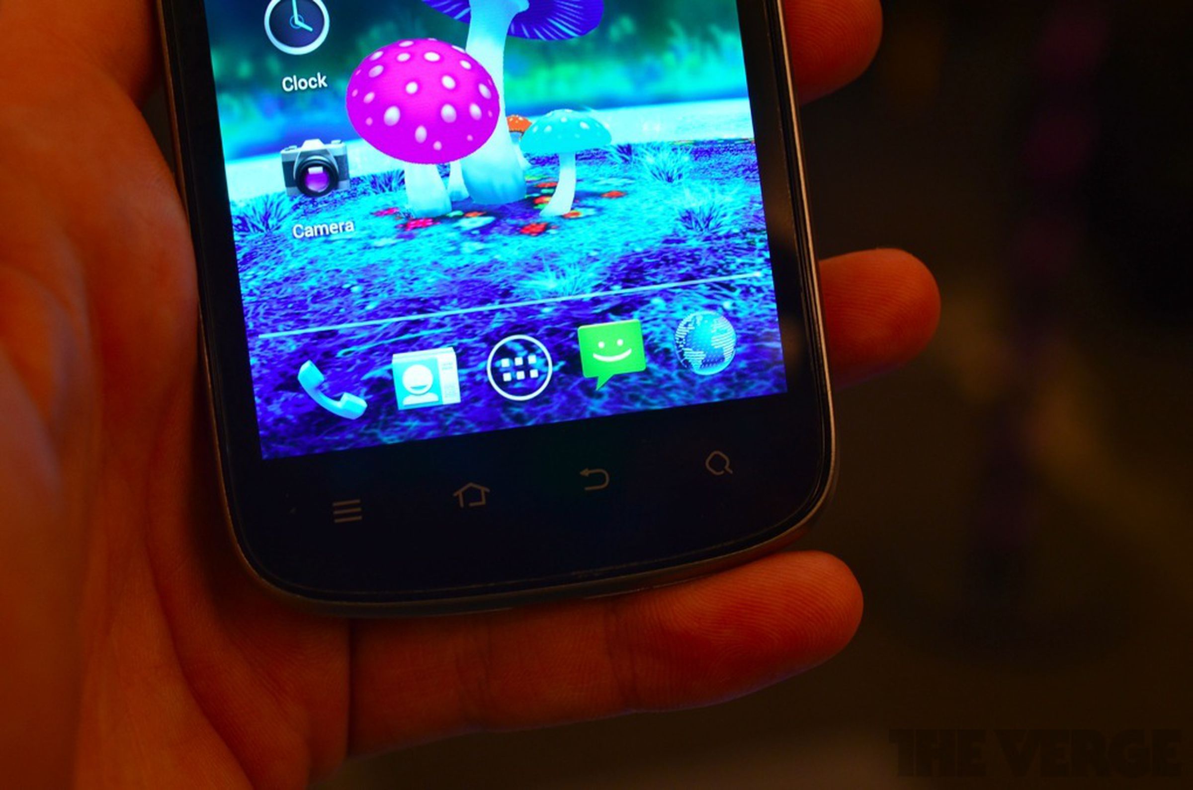 ZTE PF112 HD hands-on pictures