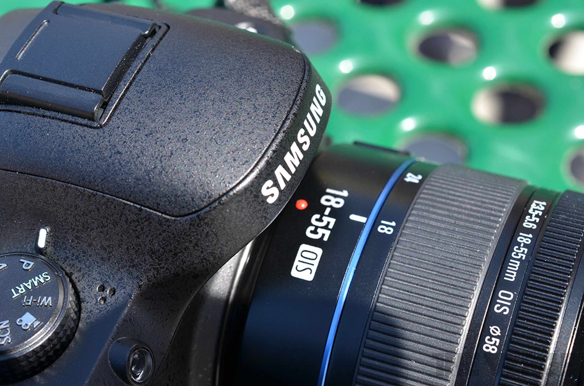 Samsung NX20 hands-on pictures