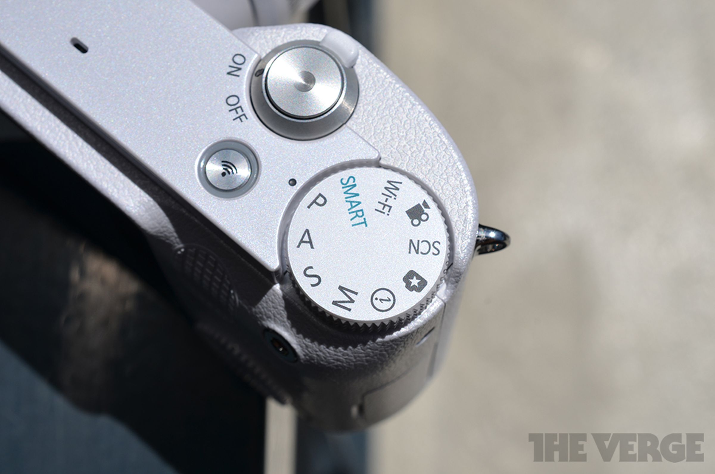 Samsung NX1000 hands-on pictures