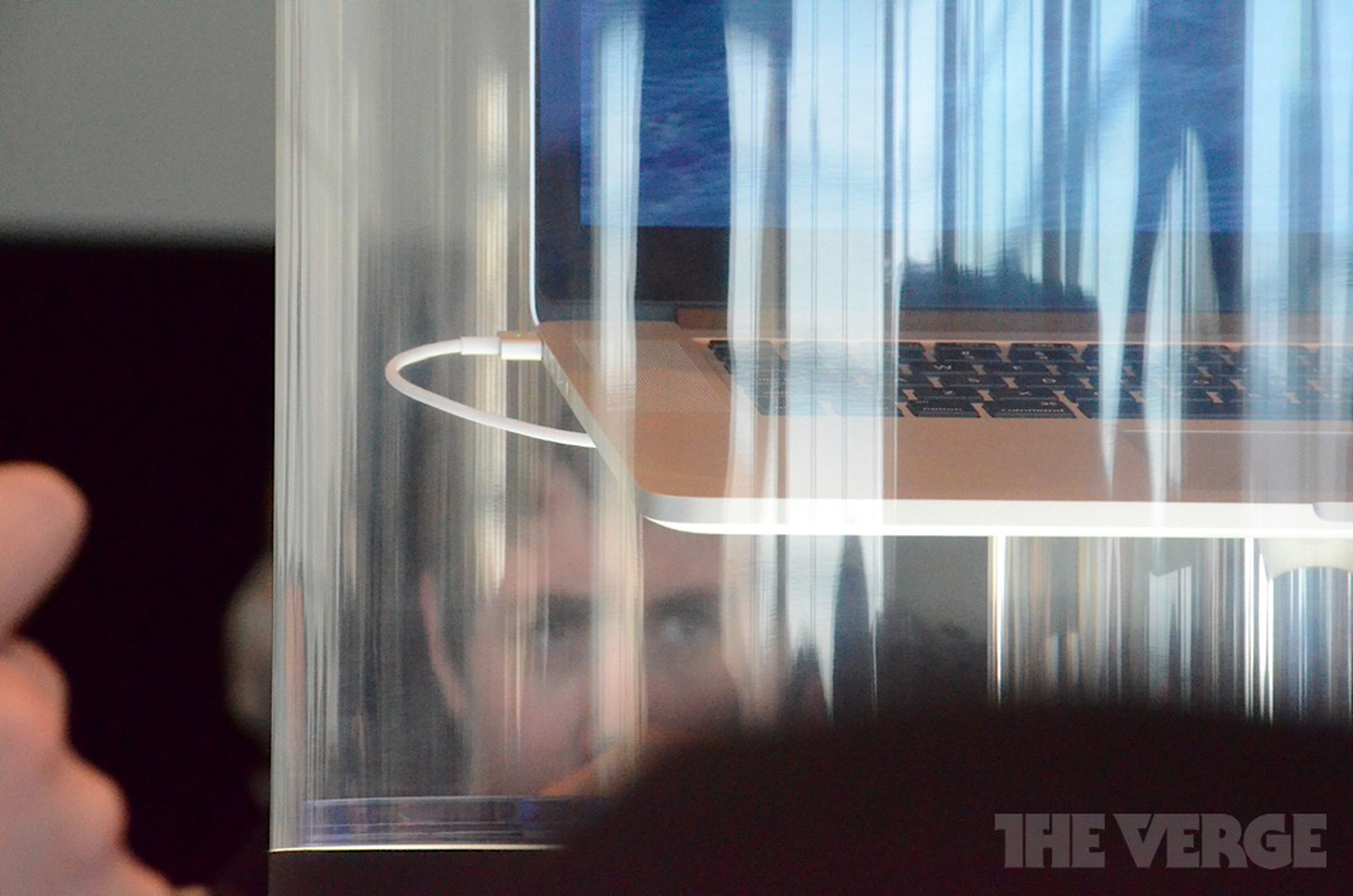 Next generation MacBook Pro with Retina display first look!