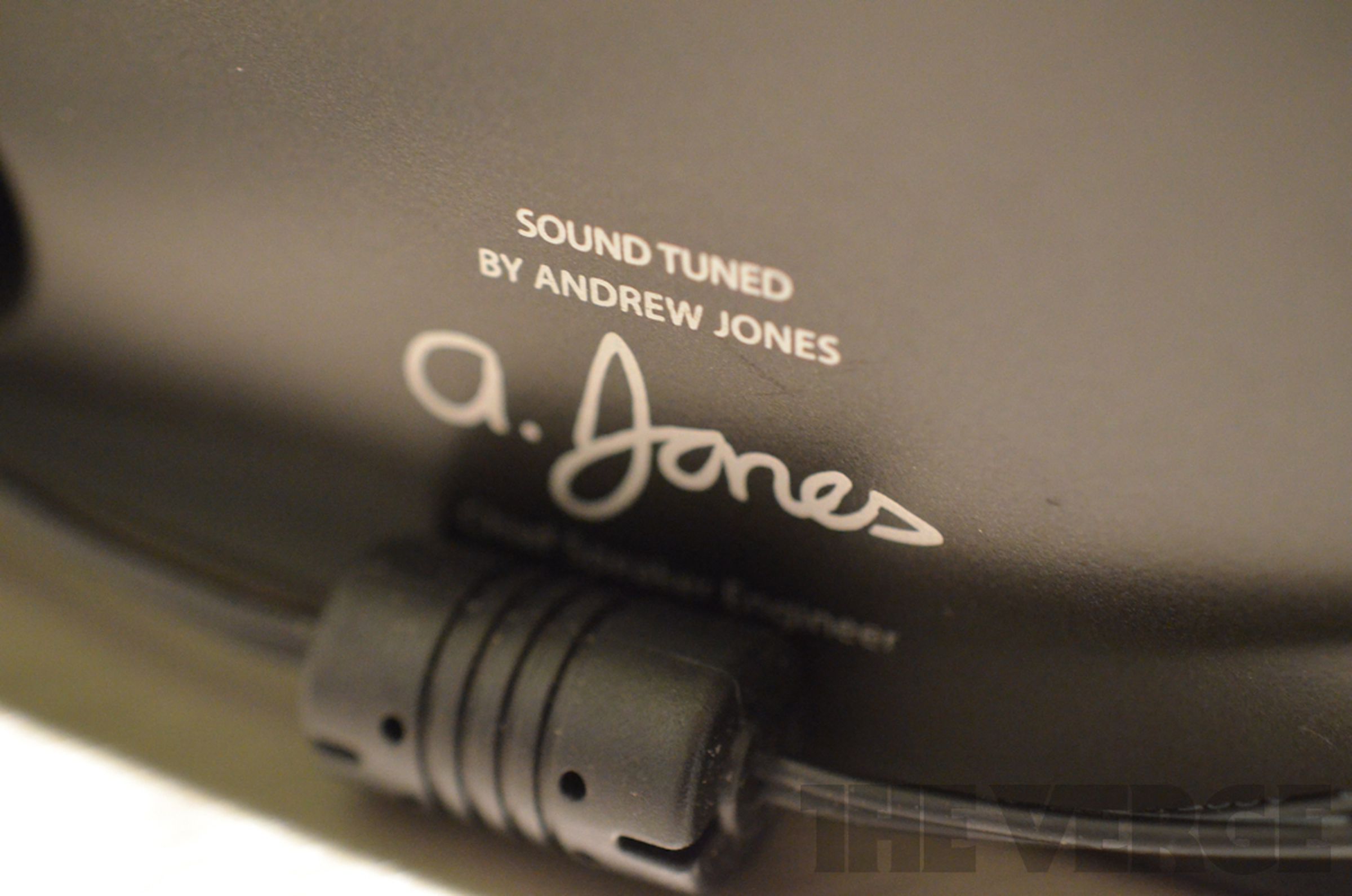 Pioneer wireless speaker with HTC Connect and AirPlay hands-on photos