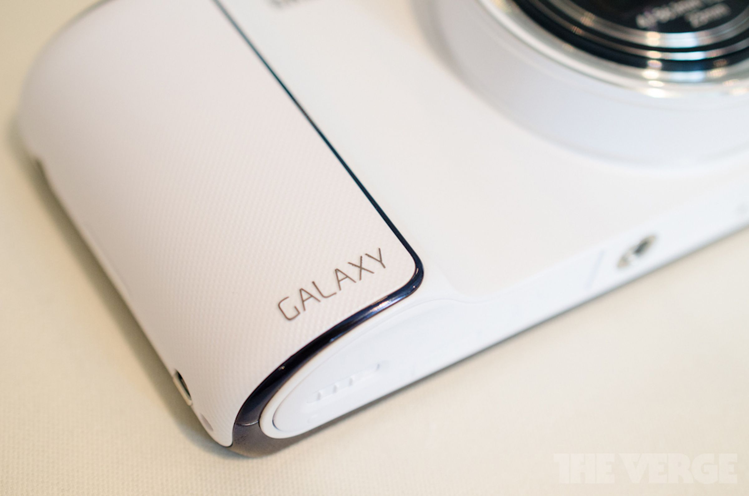 Samsung Galaxy Camera hands-on photos
