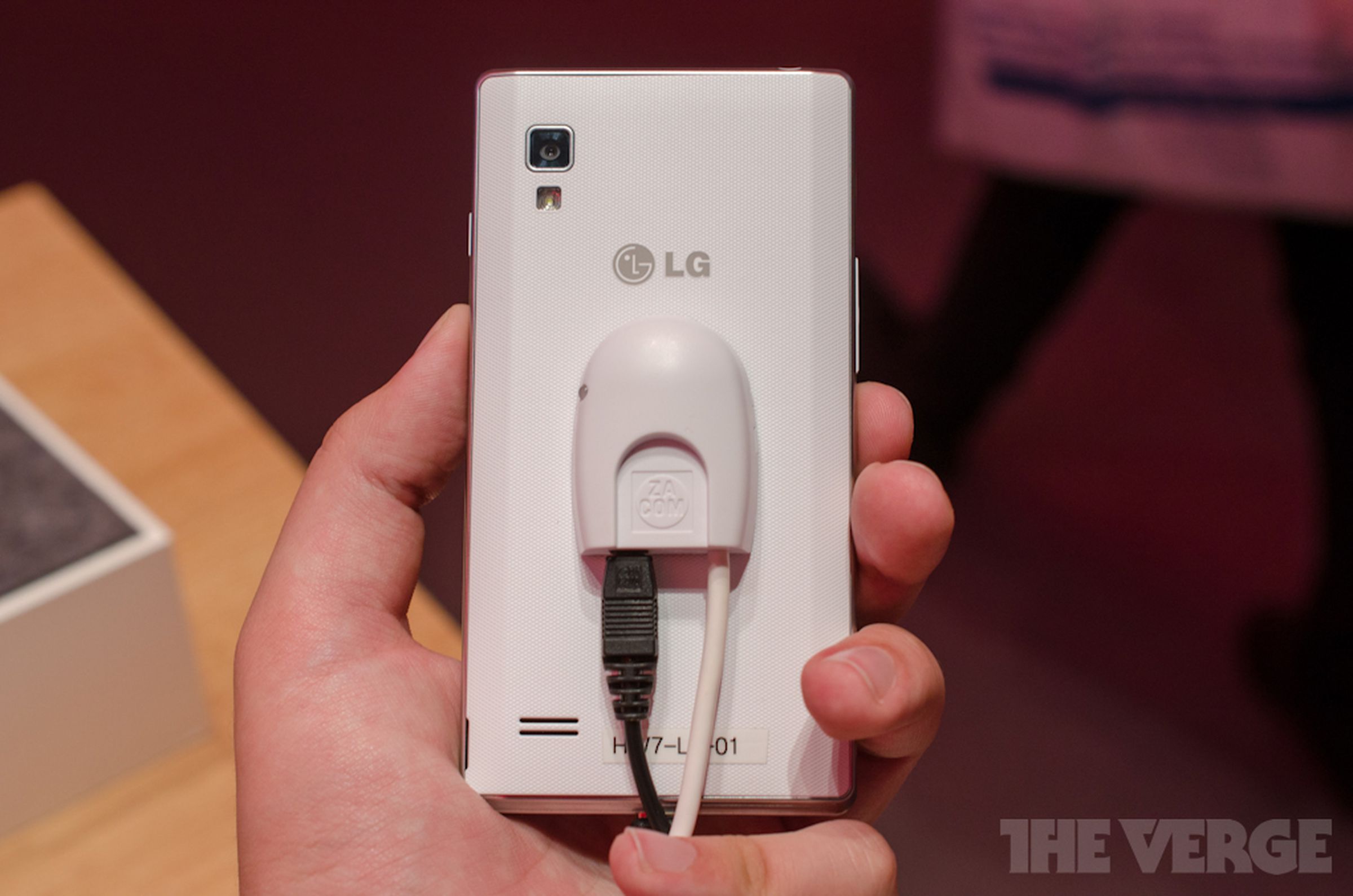 LG Optimus L9 hands-on pictures