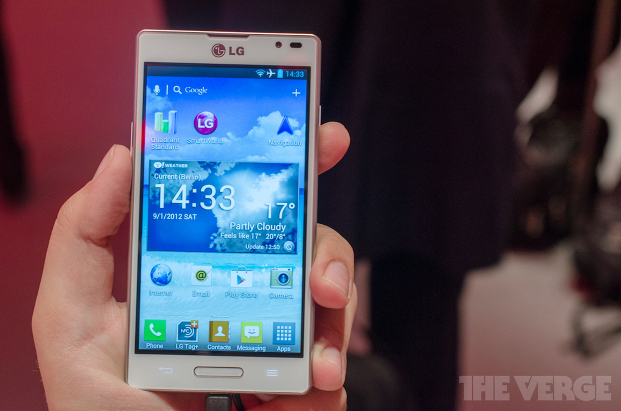 LG Optimus L9 hands-on pictures