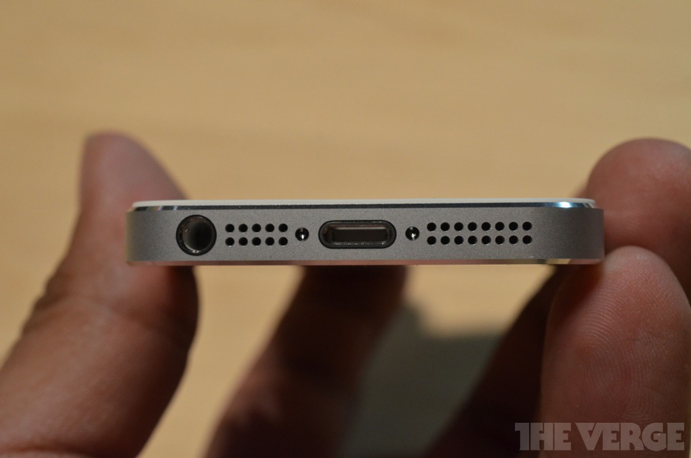 iPhone 5 hands-on pictures 2