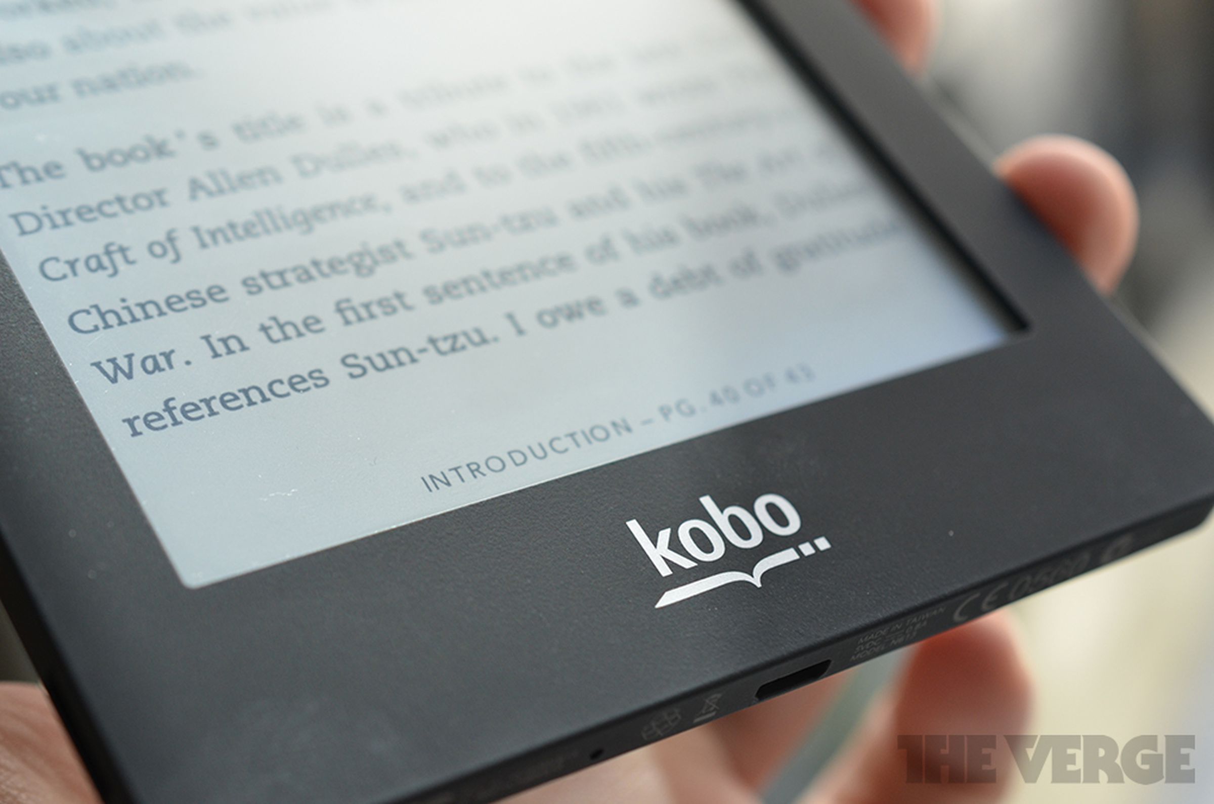 Kobo Glo front-lit e-reader hands-on pictures