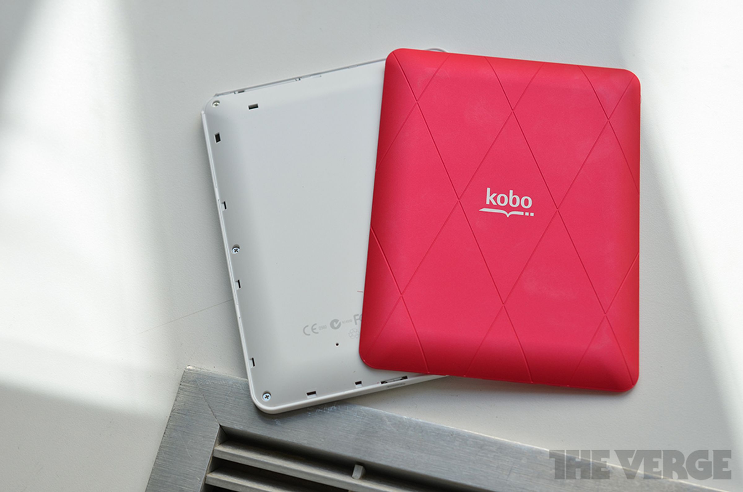 Kobo Mini 5-inch e-reader hands-on pictures