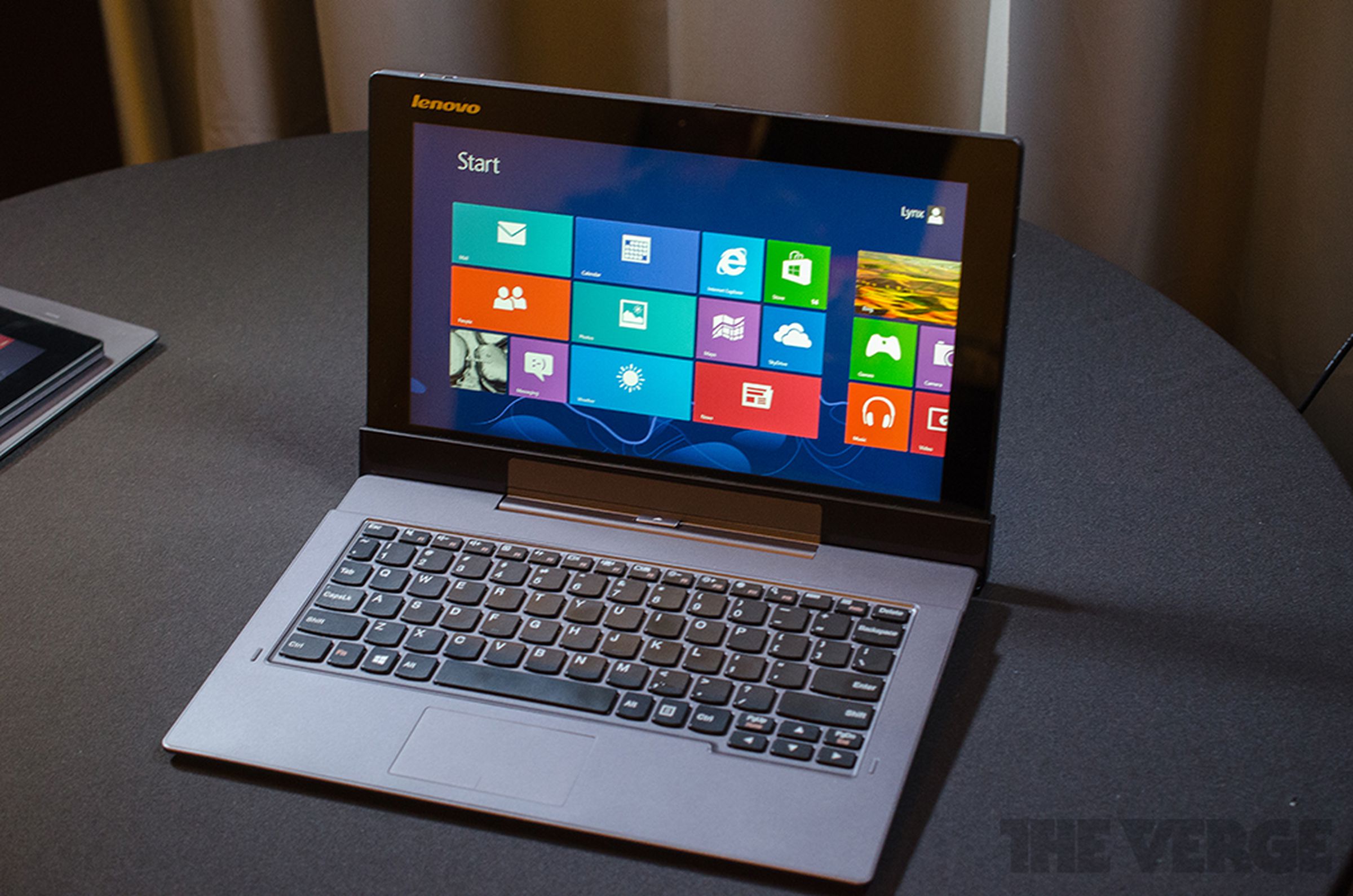 Lenovo IdeaTab Lynx hands-on pictures